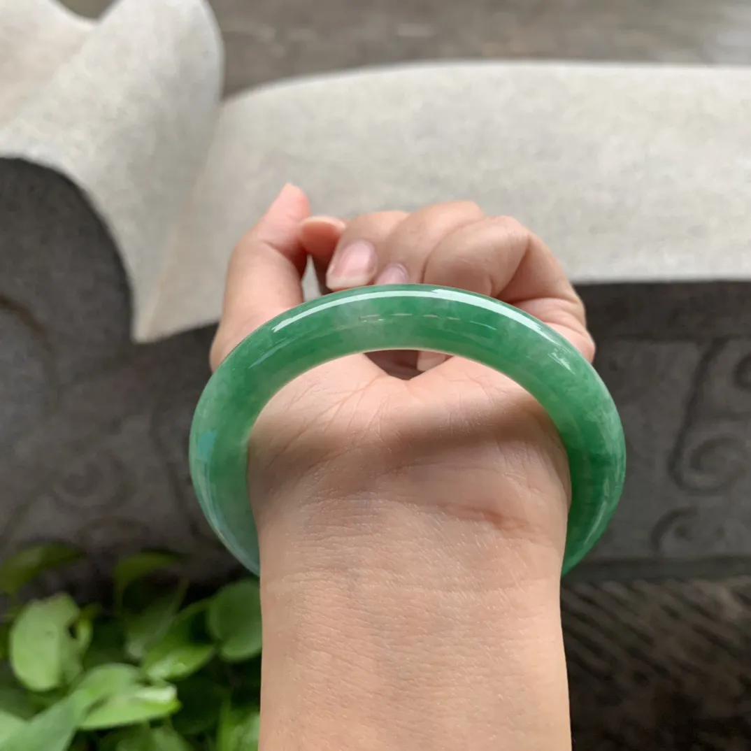 圈口55.7-10 【满辣绿圆条手镯】圆条55 56可戴