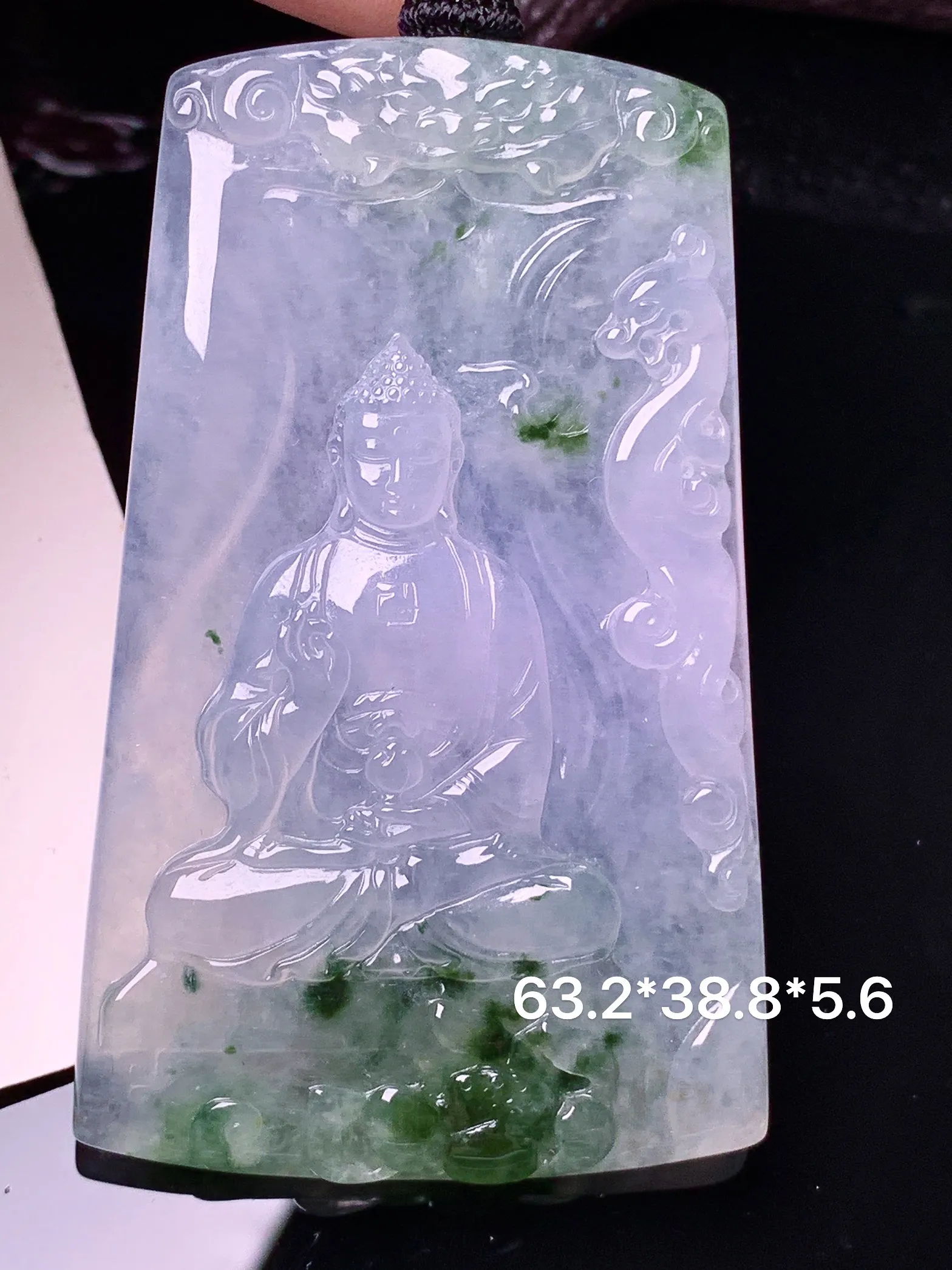 飘绿大日如来佛祖吊坠 玉质细腻 水润亮眼 色泽艳丽 整体尺寸63.2*38.8*5.6