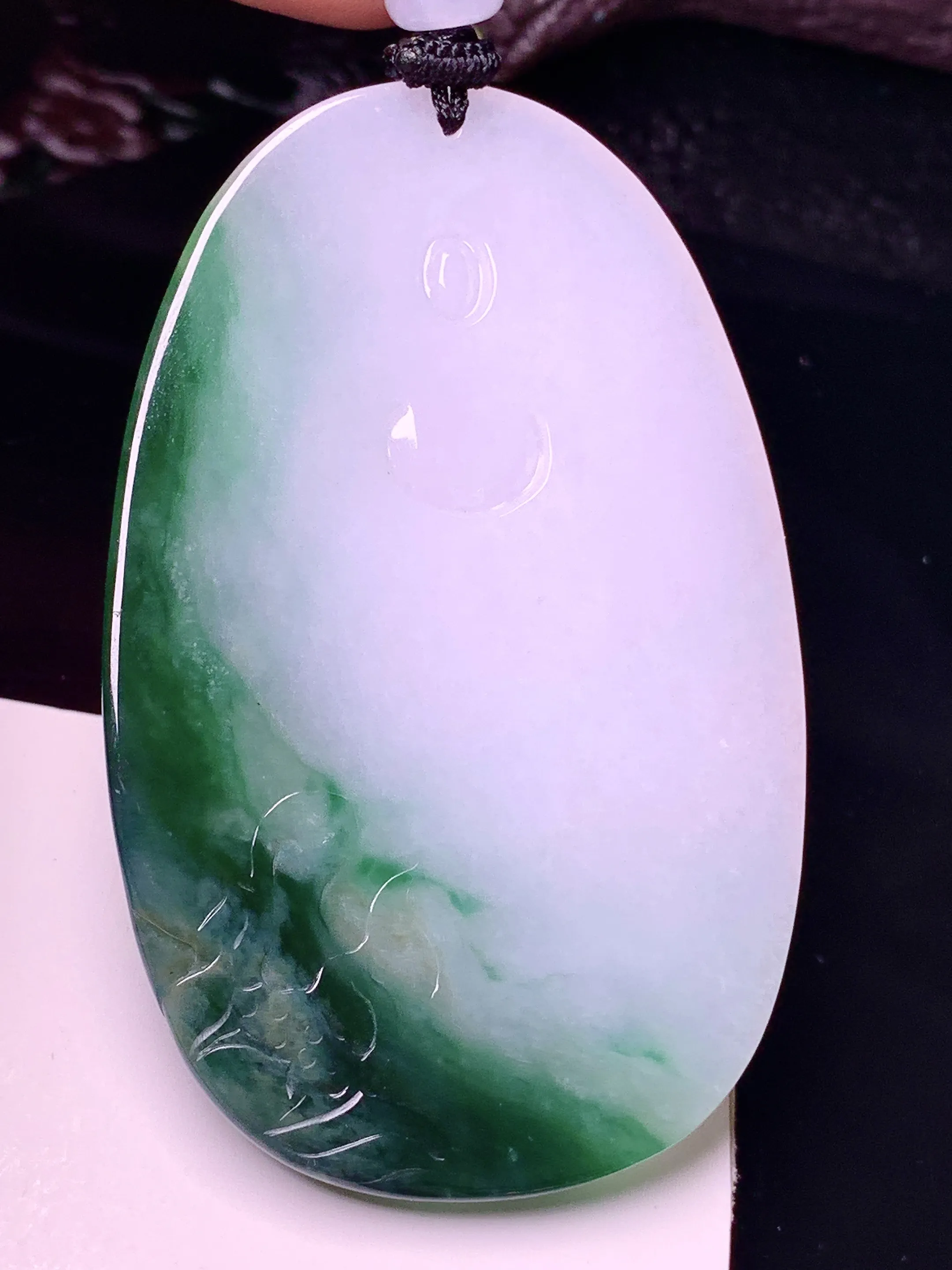 飘绿观音吊坠 玉质细腻 水润亮眼 色泽艳丽 整体尺寸62.8*40*5.2