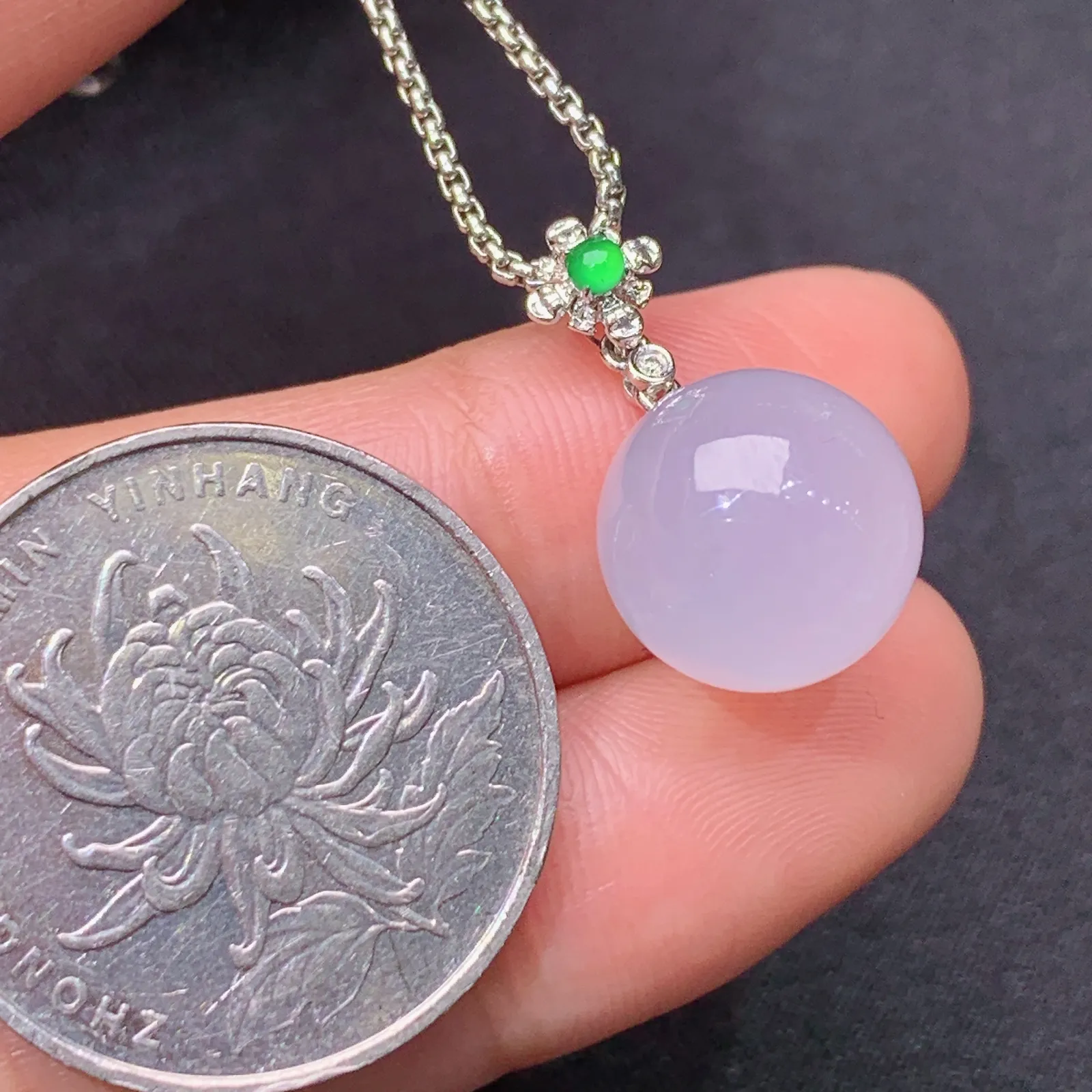 淡紫罗兰圆珠吊坠，18k金镶嵌，温润细腻，颜色鲜甜，By1 尺寸19.6*10.9