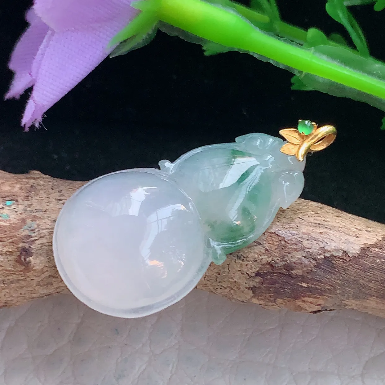 x54自然光30.8*15.3*5.6精美翡翠a货冰飘花葫芦 玉葫芦玉吊坠 玉挂件