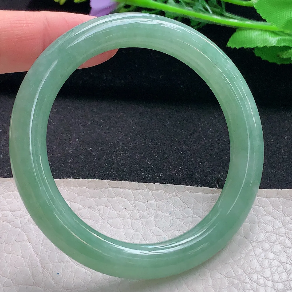 js自然光55.5*9.2*9.5美人镯 翡翠a货玉手镯满绿圆条珠宝玉手环