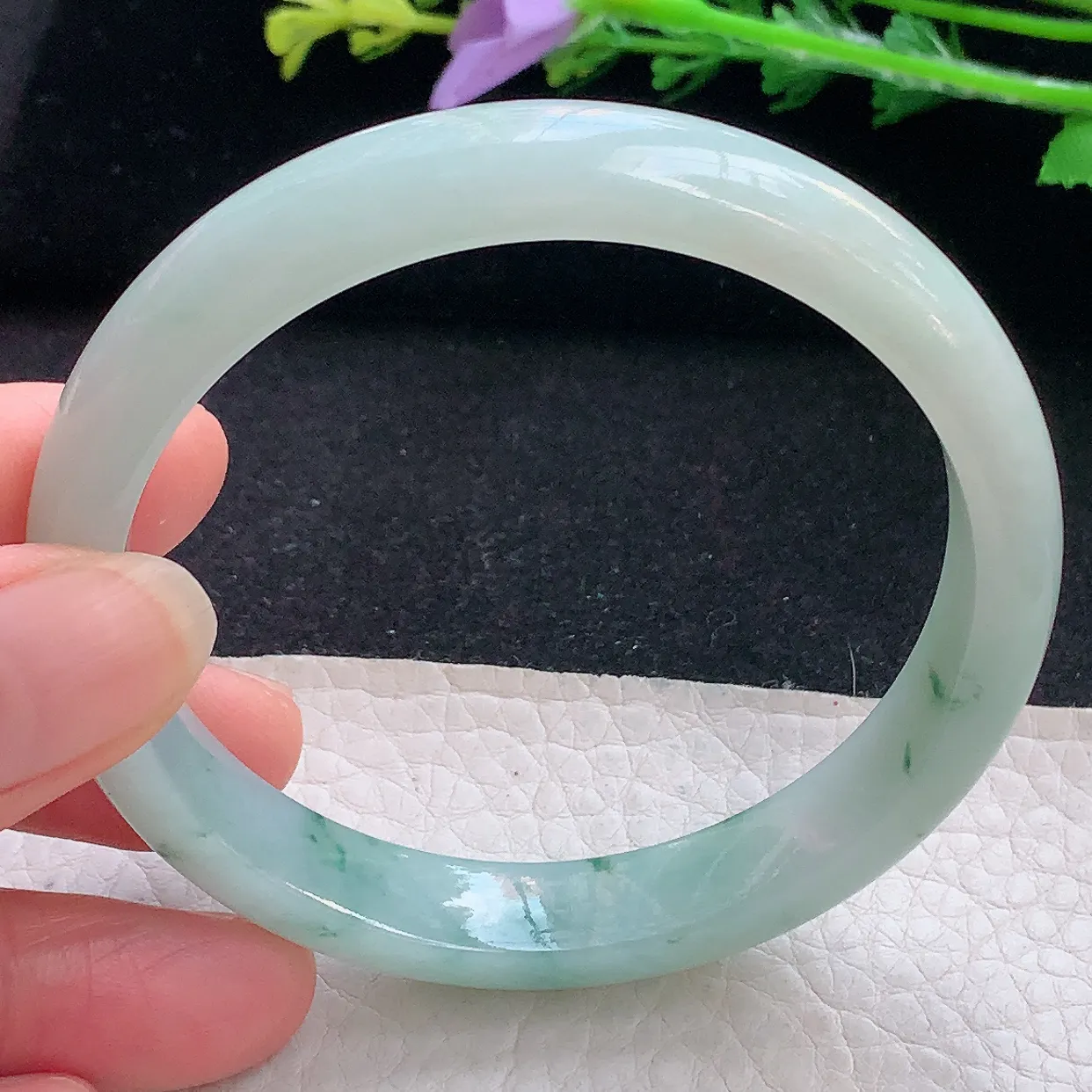 js自然光59*11*7平安镯 翡翠a货玉手镯冰飘花宽边珠宝玉手环