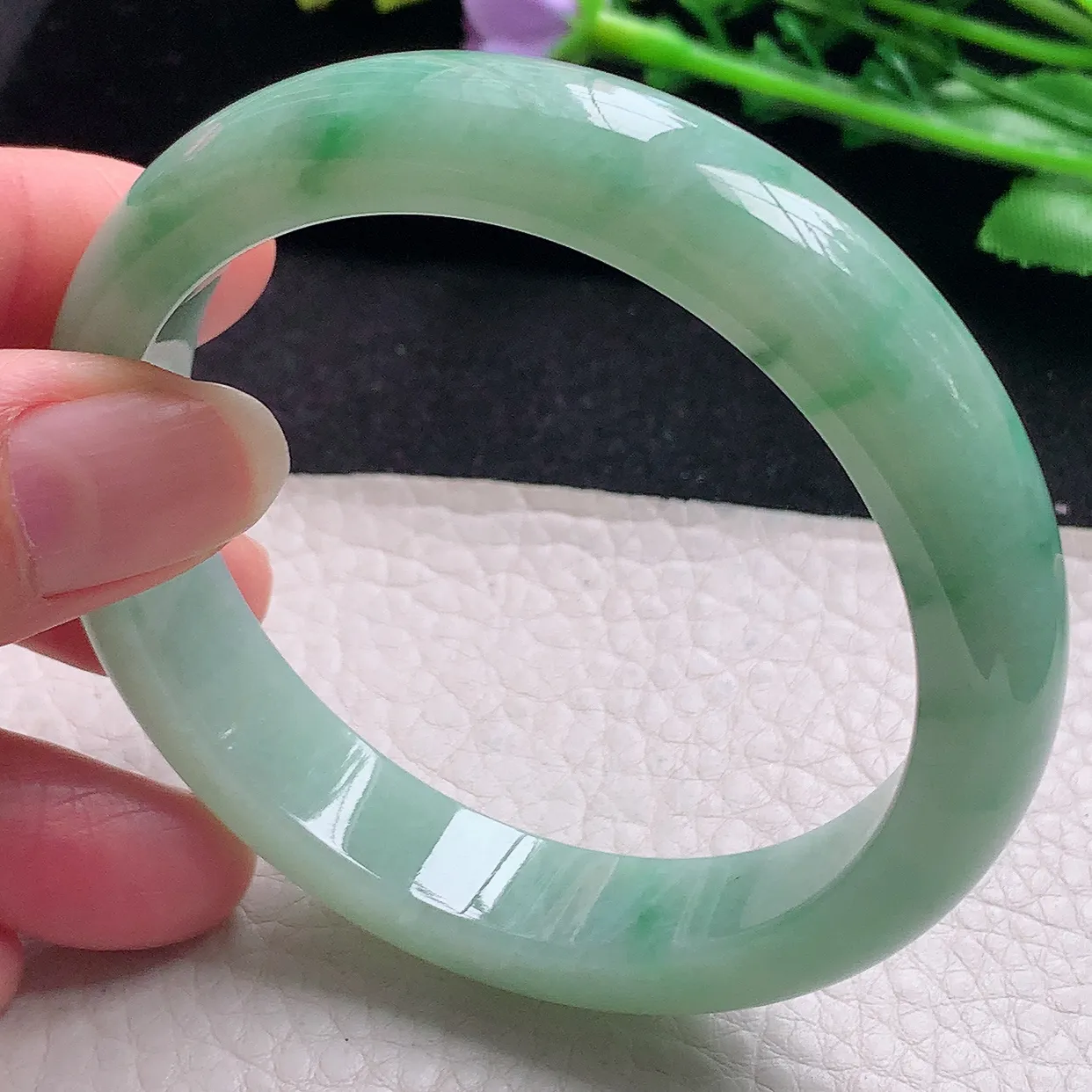 nr自然光58*12.3*8平安镯 翡翠a货玉手镯飘花宽边珠宝玉手环