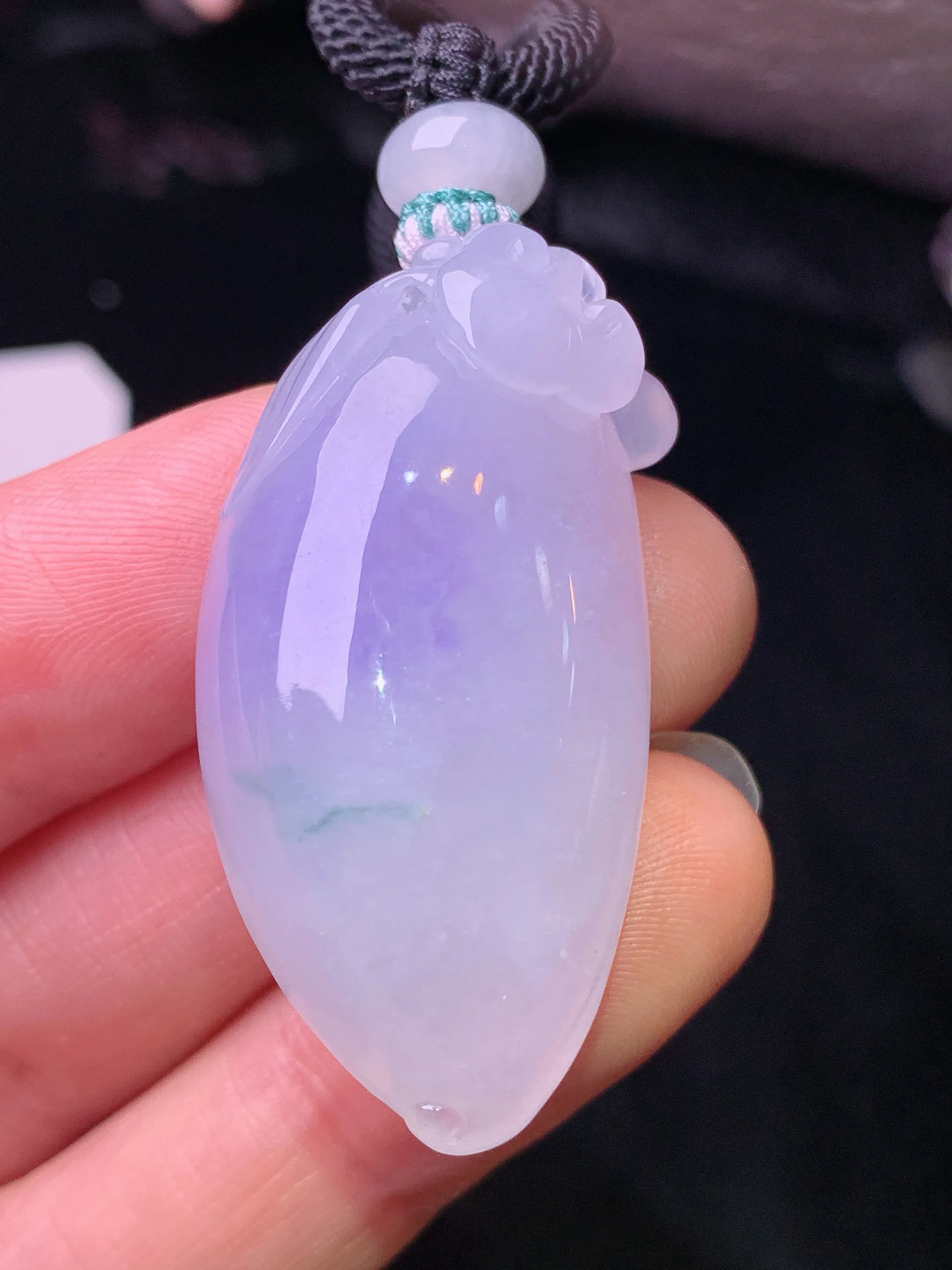 冰紫罗兰福瓜吊坠 玉质细腻 水润亮眼 色泽艳丽 整体尺寸39.5*19.2*11