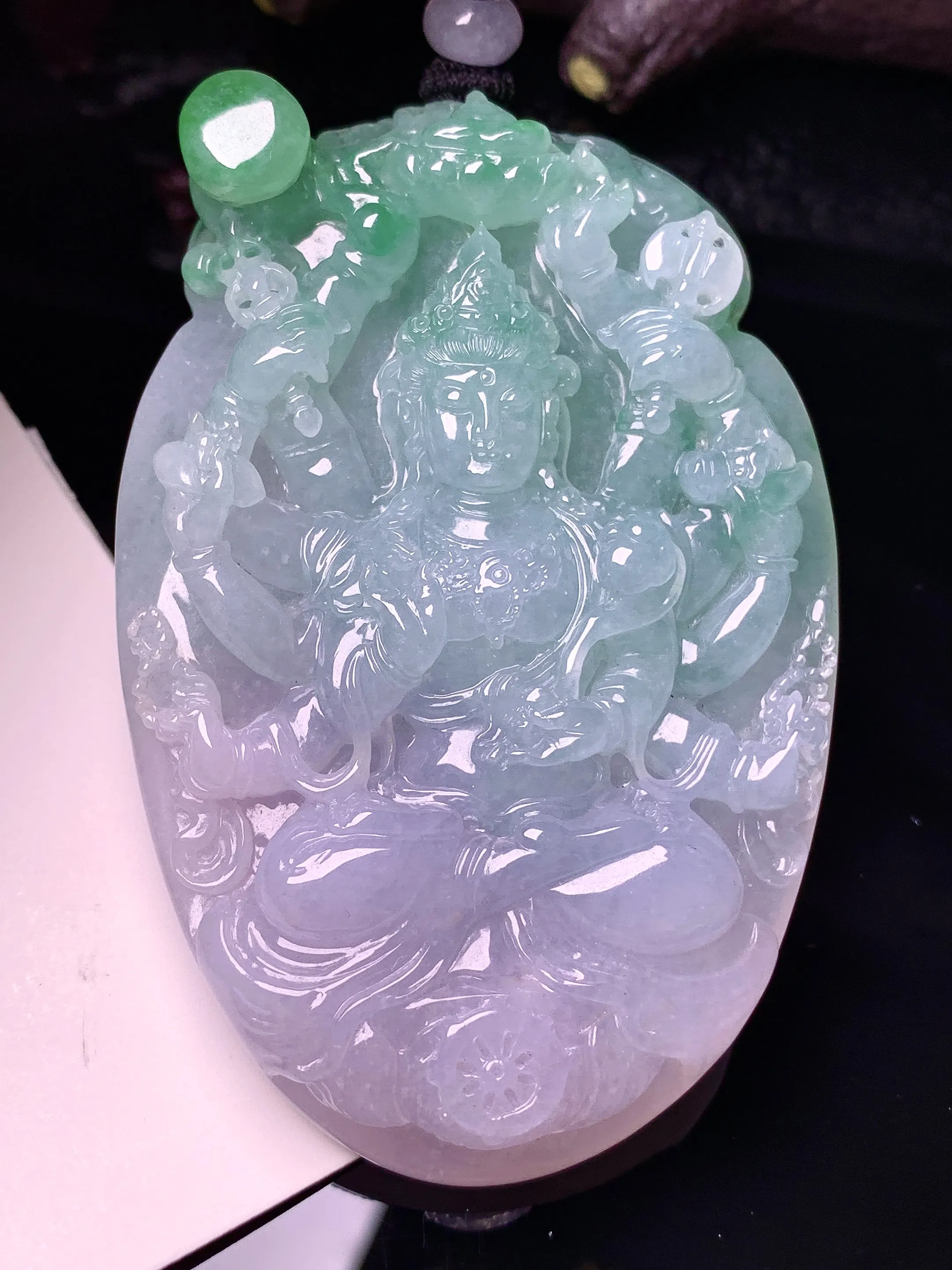 淡紫罗兰飘绿千手观音菩萨吊坠 玉质细腻 水润亮眼 色泽艳丽 整体尺寸70.6*47*11.6