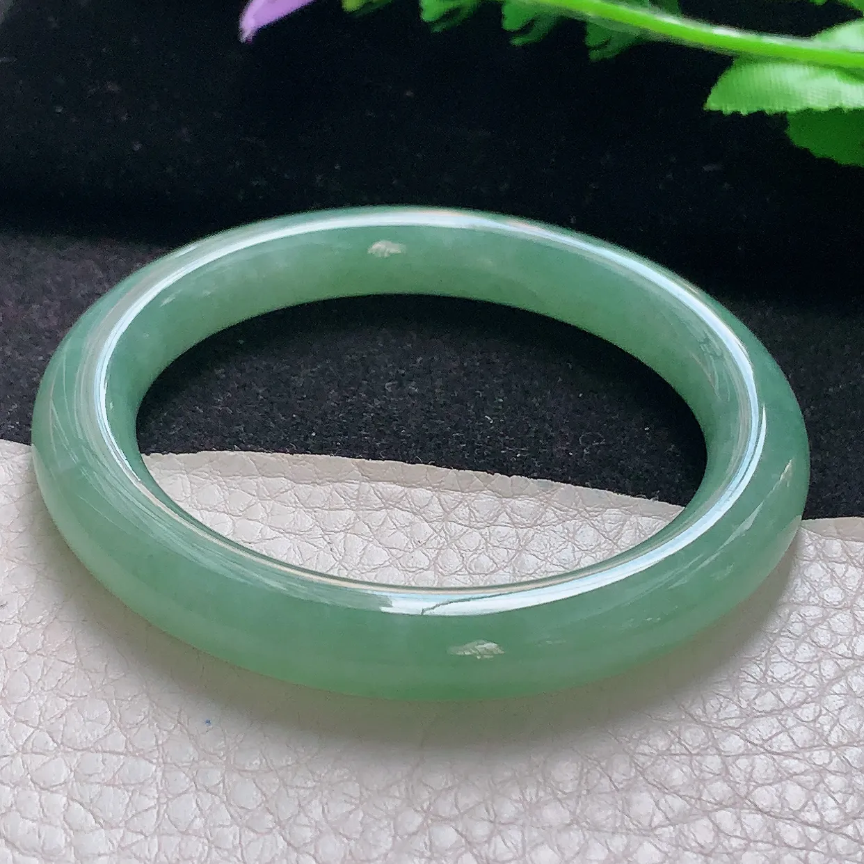 js自然光55.5*9.2*9.5美人镯 翡翠a货玉手镯满绿圆条珠宝玉手环