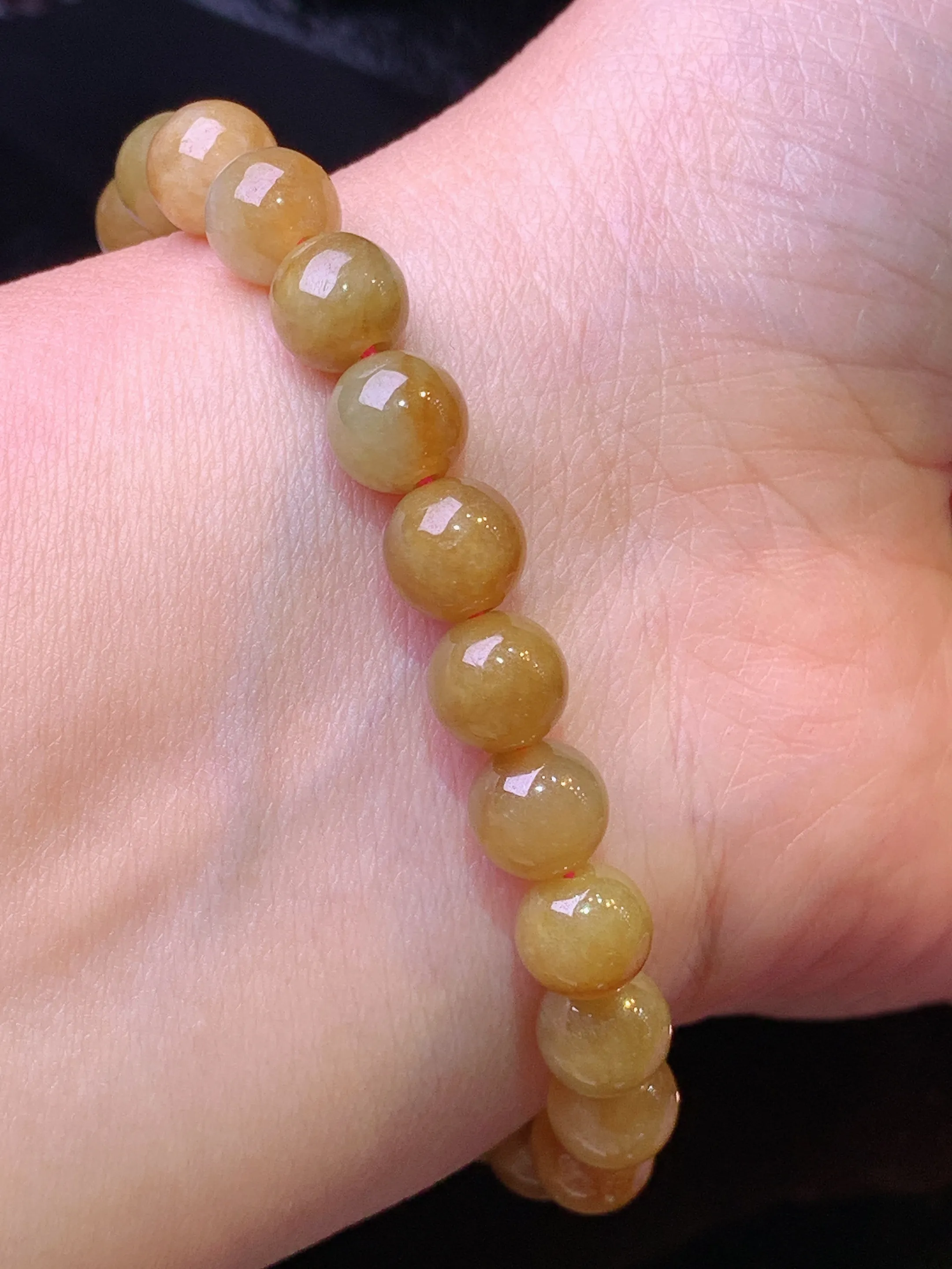 黄翡圆珠手链 玉质细腻 水润亮眼 色泽艳丽 整体尺寸7.5