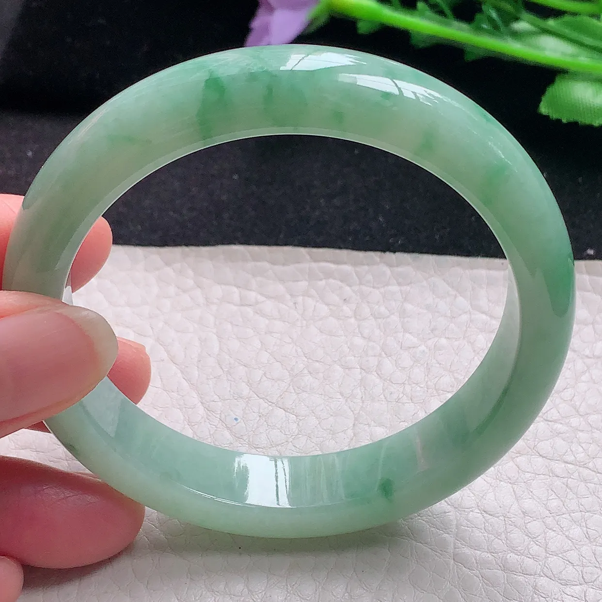 nr自然光58*12.3*8平安镯 翡翠a货玉手镯飘花宽边珠宝玉手环