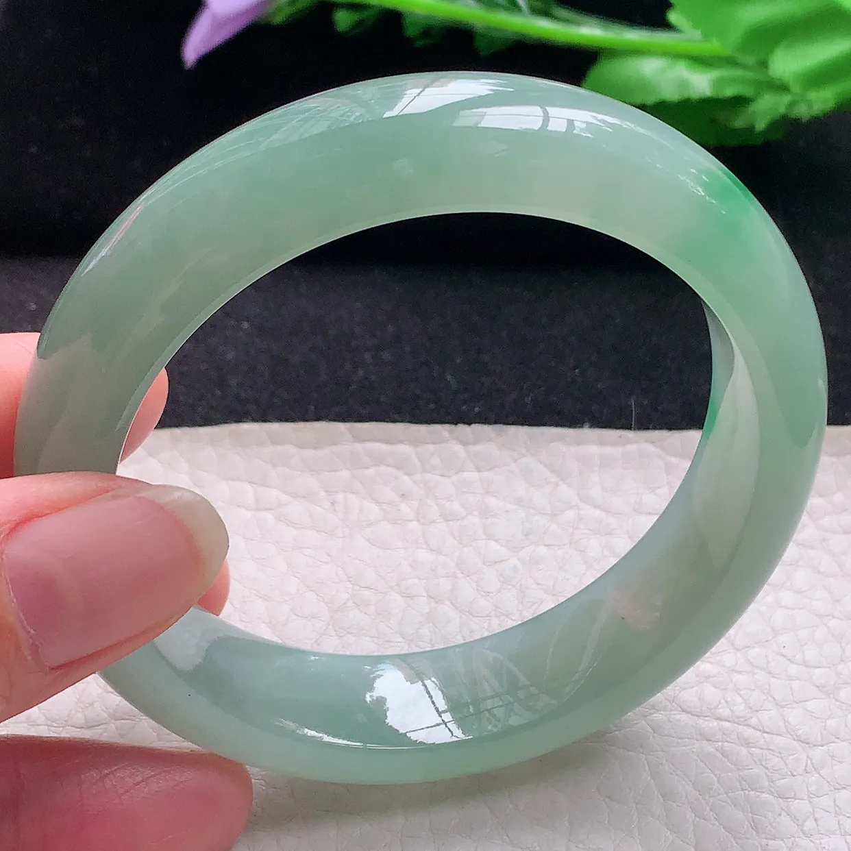 nr自然光58.5*14.8*9平安镯 翡翠a货玉手镯冰胶飘绿花宽边珠宝玉手环