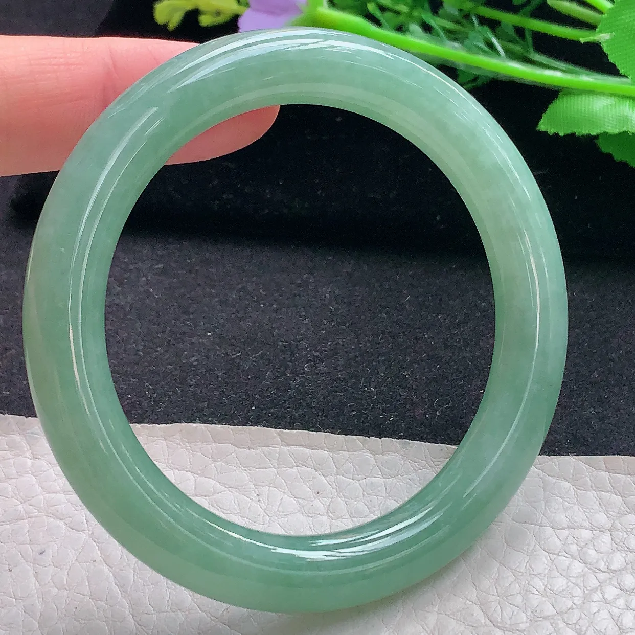 js自然光55.5*9.2*9.5美人镯 翡翠a货玉手镯满绿圆条珠宝玉手环