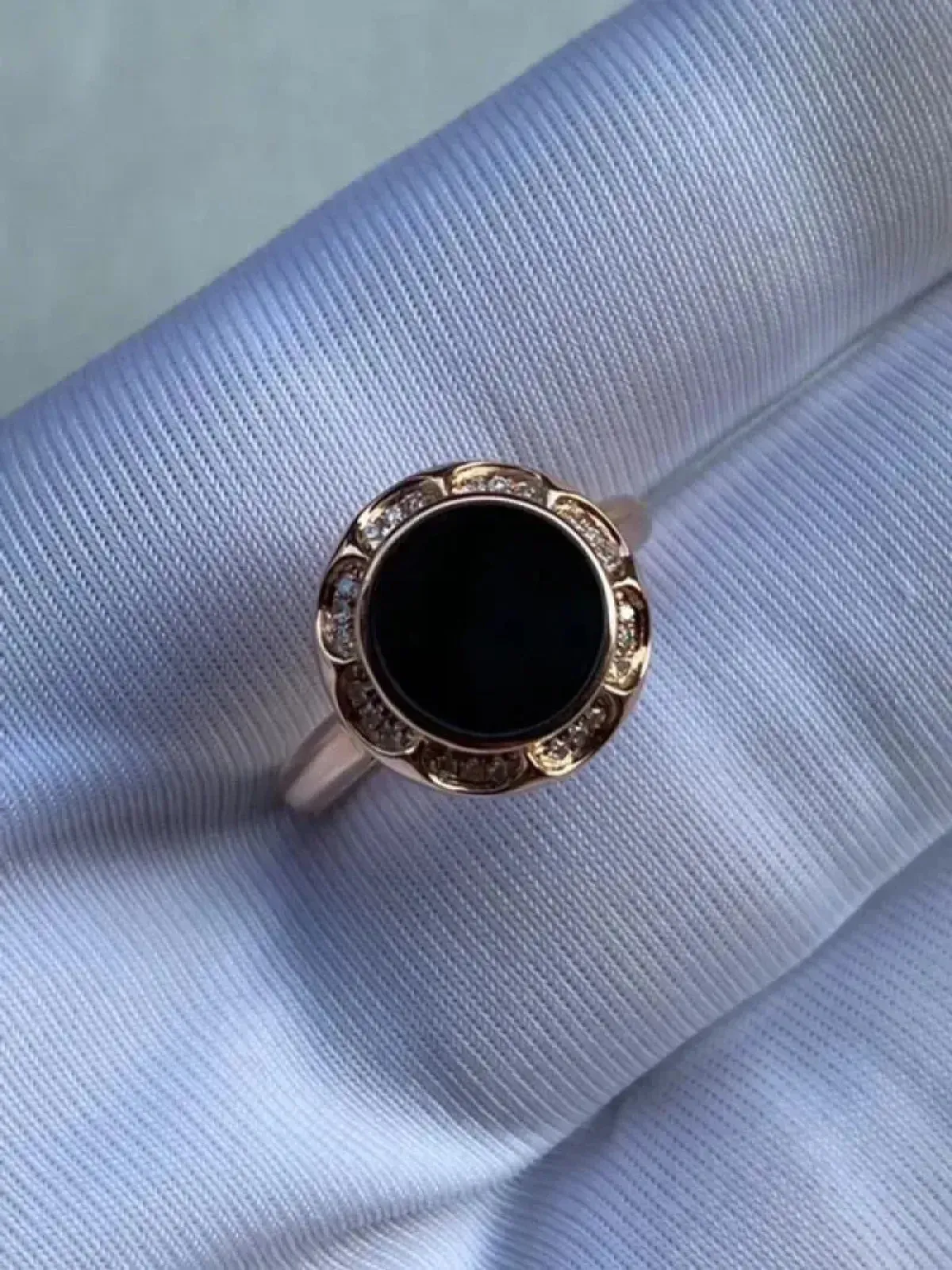 墨翠【平安扣戒指】18K金+南非钻镶嵌，细腻干净，黑度极黑，性价比高，雕工精湛，打灯透绿 裸石尺寸9.1*4.8