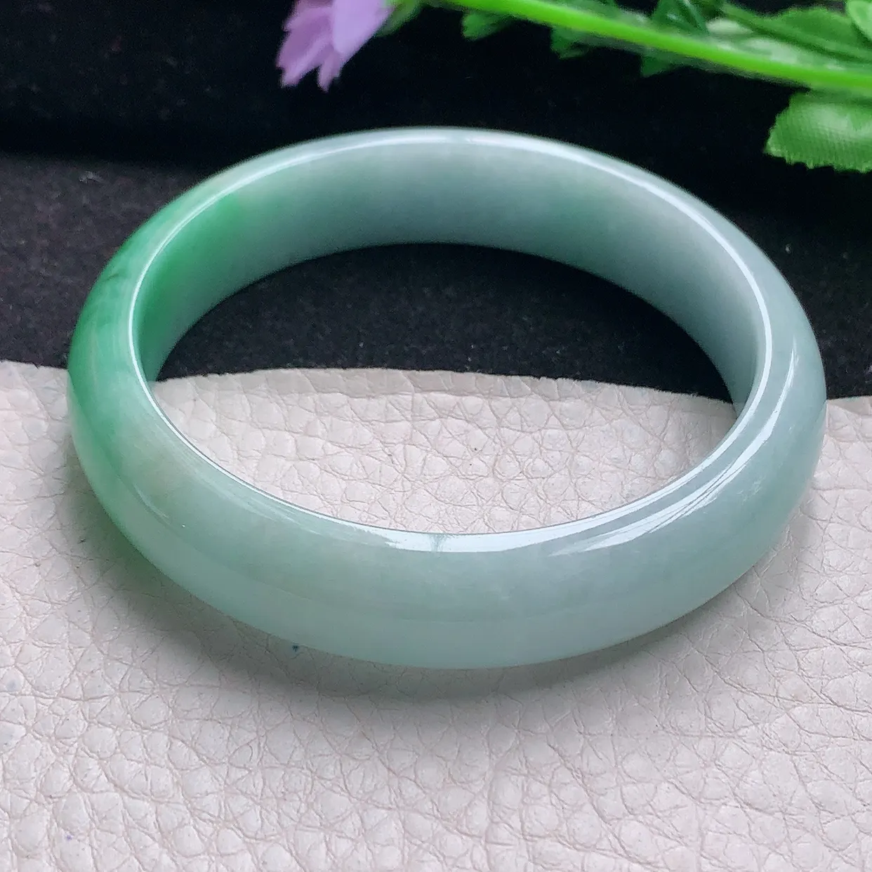 nr自然光57.5*12.5*9.3平安镯 翡翠a货玉手飘绿宽边珠宝玉手环