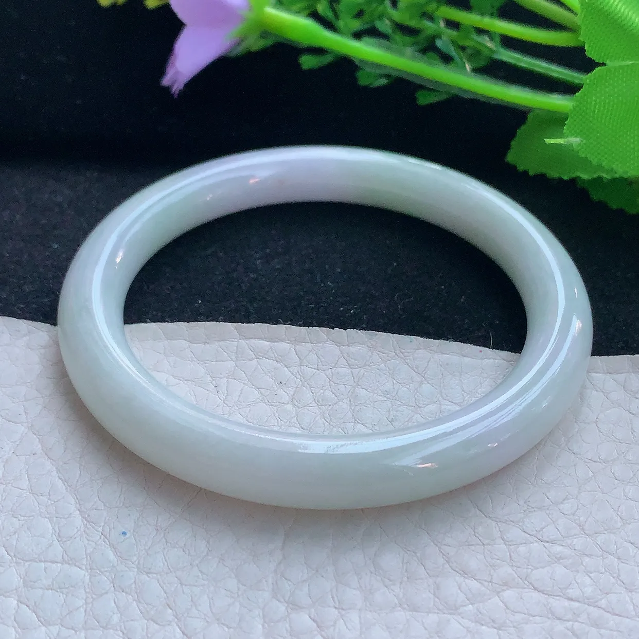 xx自然光54*8.2美人镯 翡翠a货玉手镯淡春带彩圆条珠宝玉手环