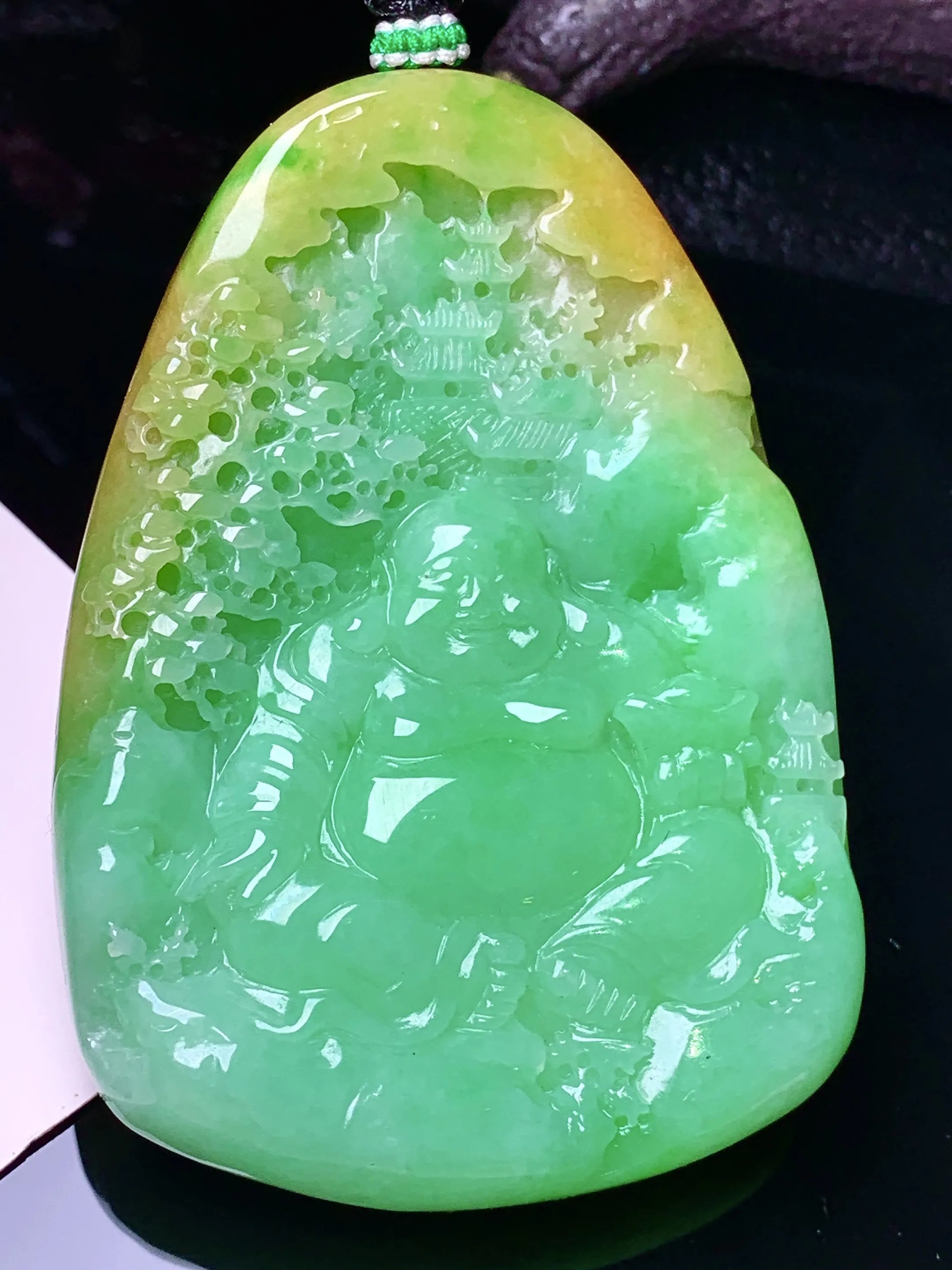 黄绿佛公吊坠 玉质细腻 水润亮眼 色泽艳丽 整体尺寸67.3*47.5*13.6