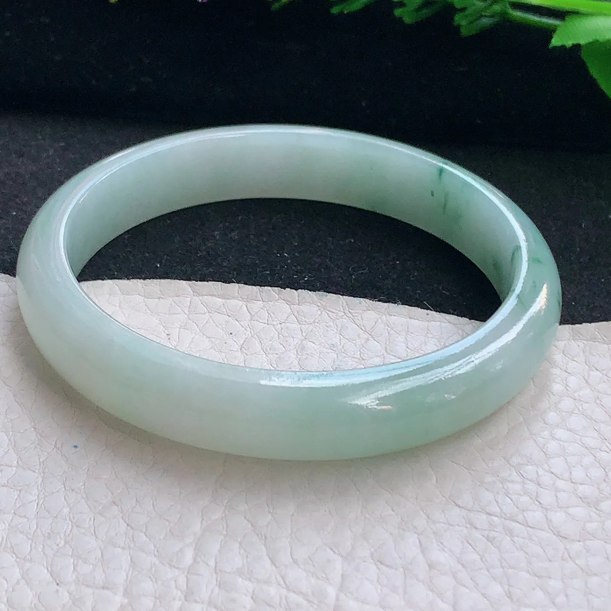 js自然光59*11*7平安镯 翡翠a货玉手镯冰飘花宽边珠宝玉手环