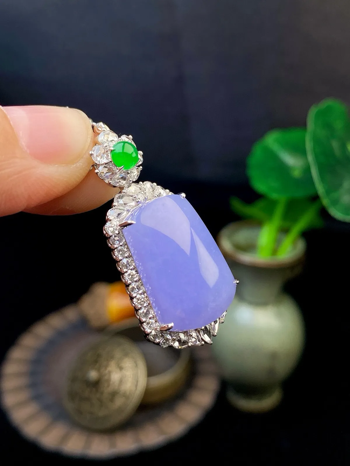 【冰种紫无事柱吊坠】质地细腻，光泽度不错，18k金钻镶嵌，裸石尺寸19.1*13.3*6.3毫米