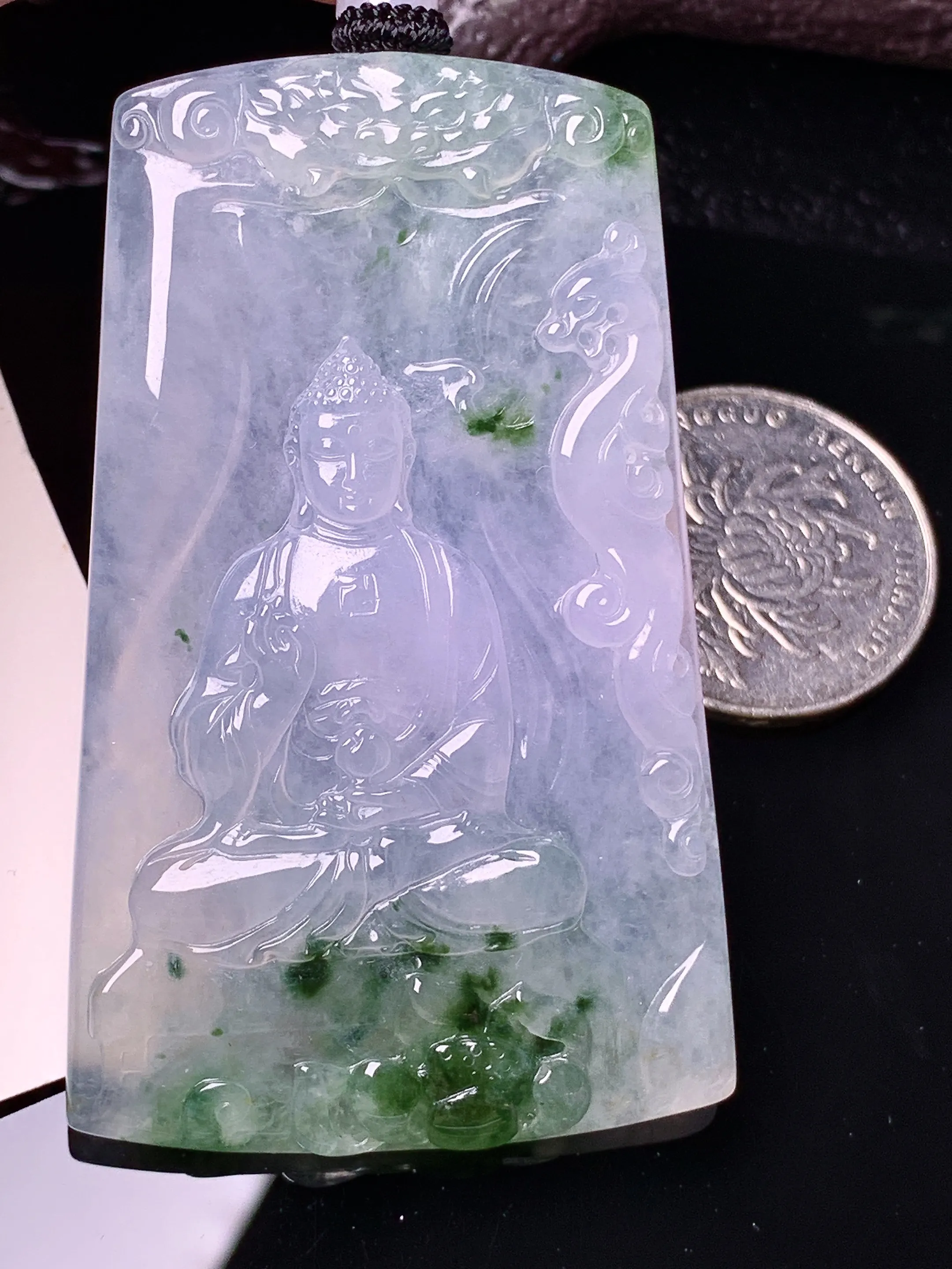 飘绿大日如来佛祖吊坠 玉质细腻 水润亮眼 色泽艳丽 整体尺寸63.2*38.8*5.6