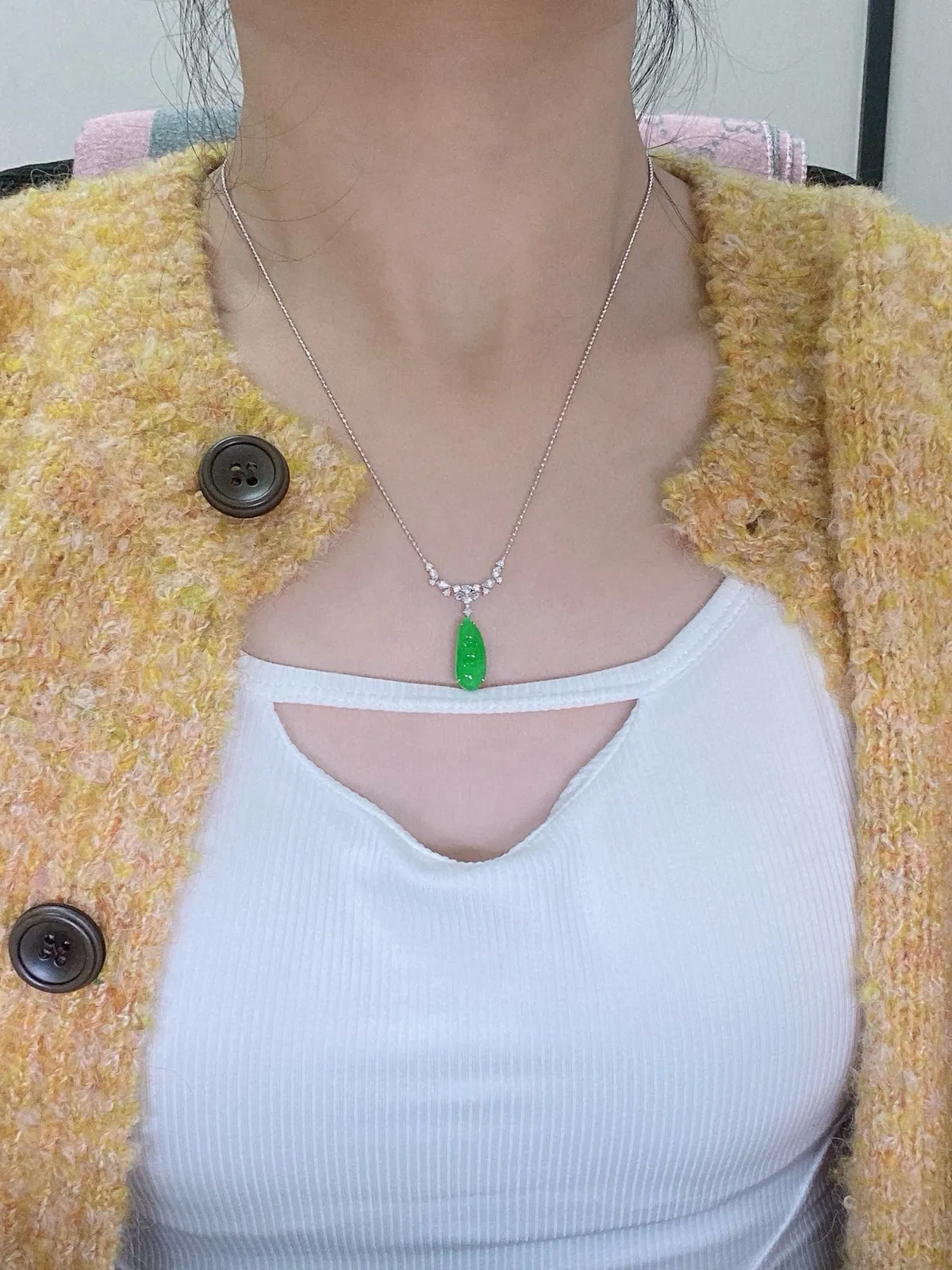 【冰种满绿福豆】质地冰润细腻，种老起光，收藏品质，18K金钻镶嵌，裸石尺寸17*7*3.2毫米