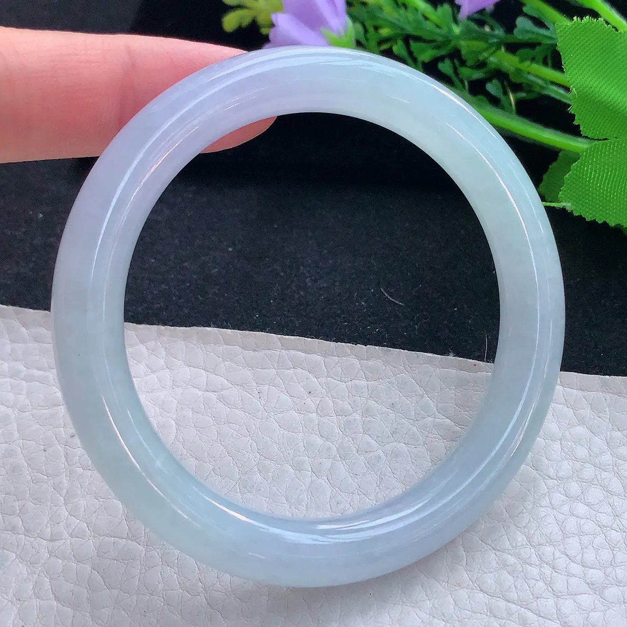 jm自然光56*9美人镯 翡翠a货玉手镯冰胶淡春带彩圆条玉手环 叮当镯