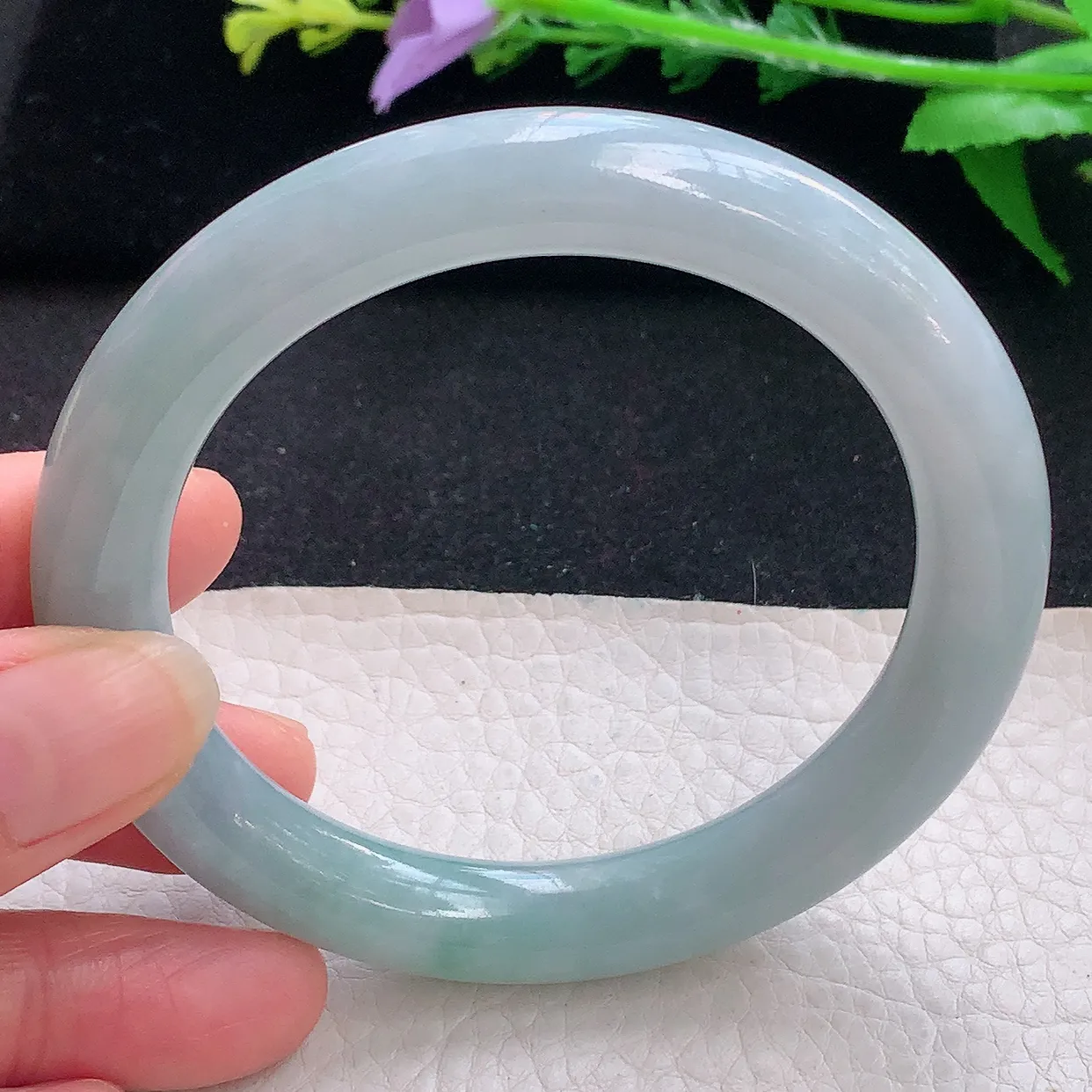 js自然光8.5*10.3美人镯 翡翠a货玉手镯清新淡雅圆条珠宝玉手环