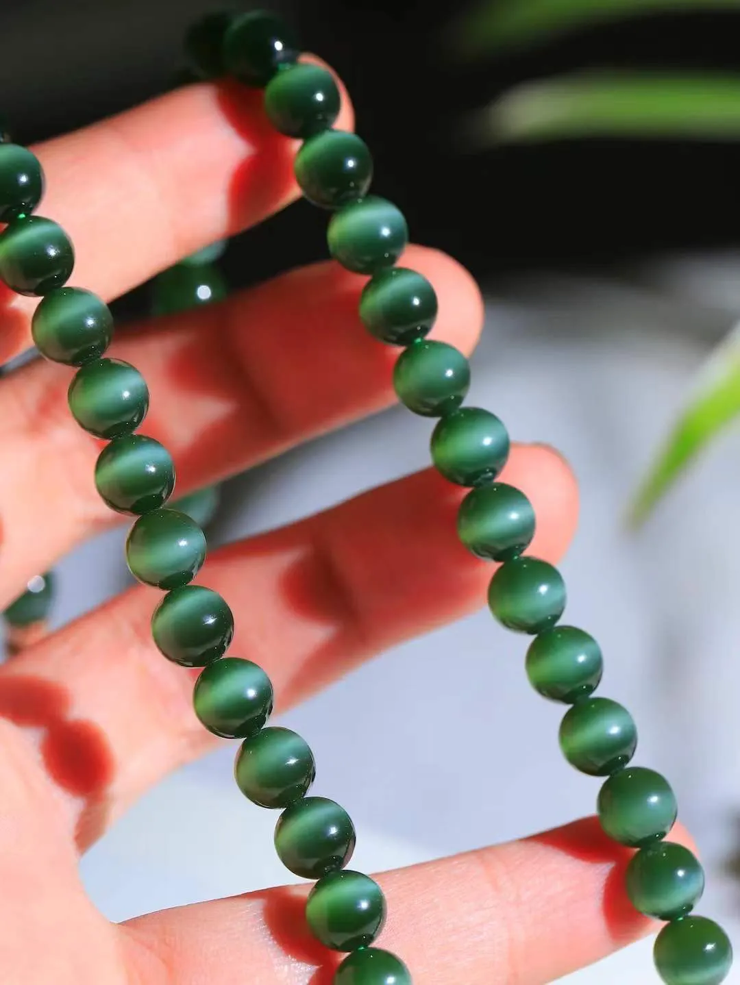 【珠圆玉润.项链】

收藏级臻品️和田玉碧玉猫眼珠圆玉润项链 玉质温润细腻  整串打磨圆润，佩戴舒适。珠珠落玉盘，间关莺语花底滑，一生美好时光，无论身在何处，都有它相伴相守。事事顺遂，幸福美满，吉祥如意。重47.54克 尺寸取一8mm  791201278A