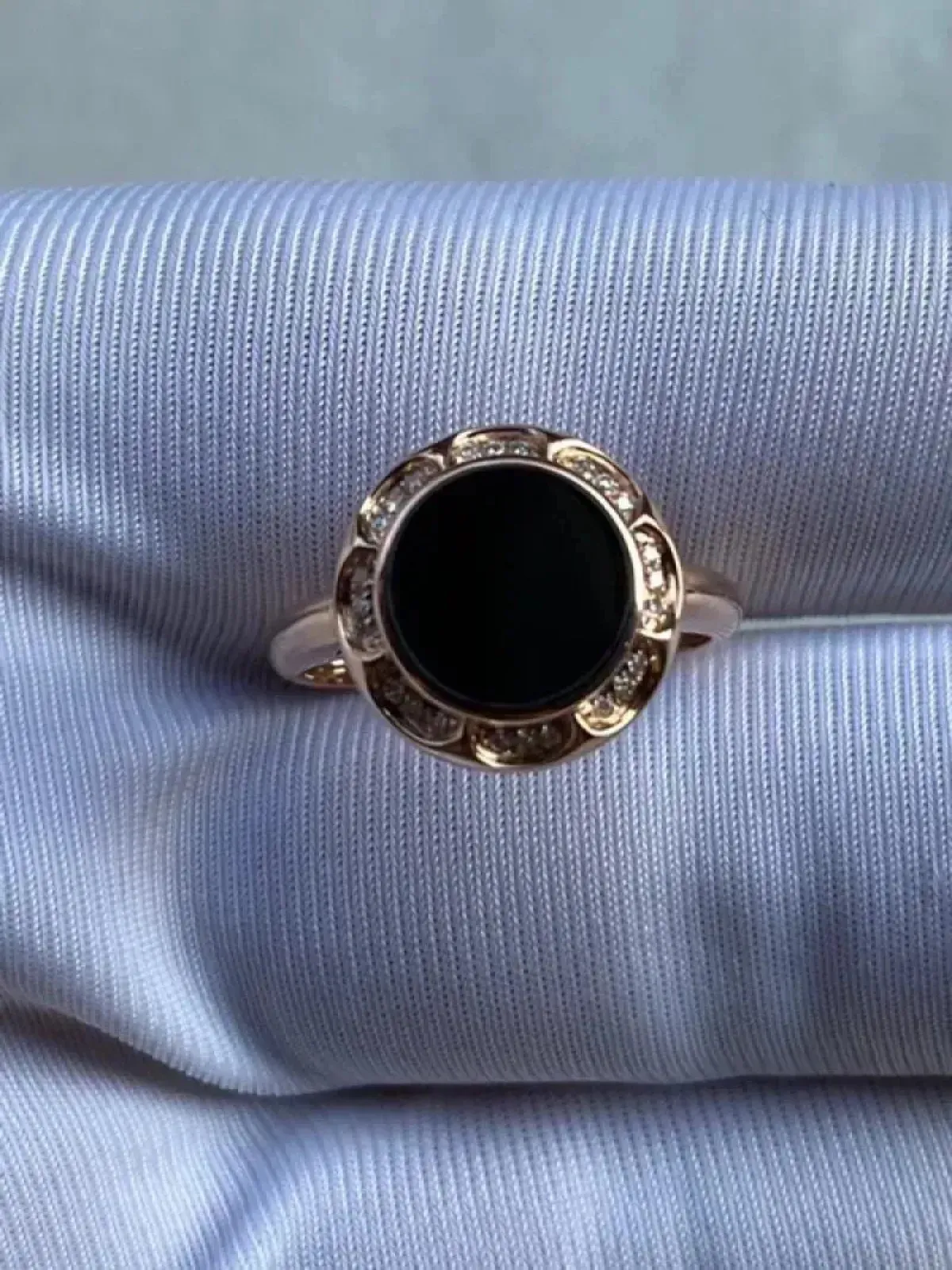 墨翠【平安扣戒指】18K金+南非钻镶嵌，细腻干净，黑度极黑，性价比高，雕工精湛，打灯透绿 裸石尺寸9.1*4.8