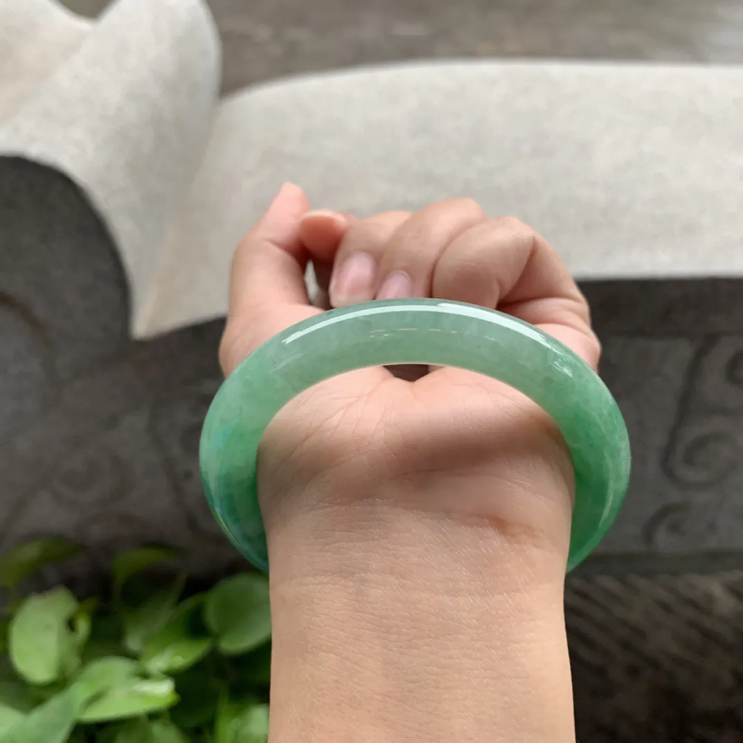 圈口55.7-10 【满辣绿圆条手镯】圆条55 56可戴