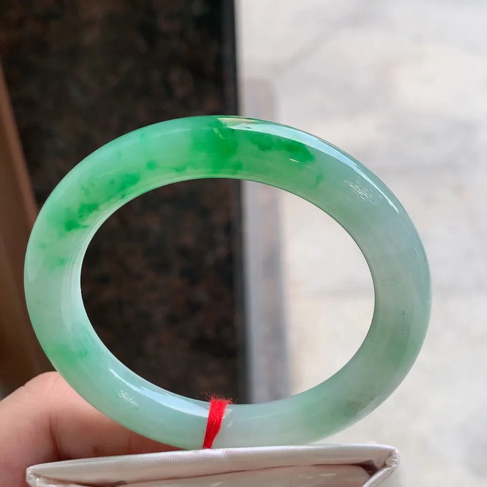 圆条冰阳绿 无瑕 尺寸:54.1/9.4 种色兼备