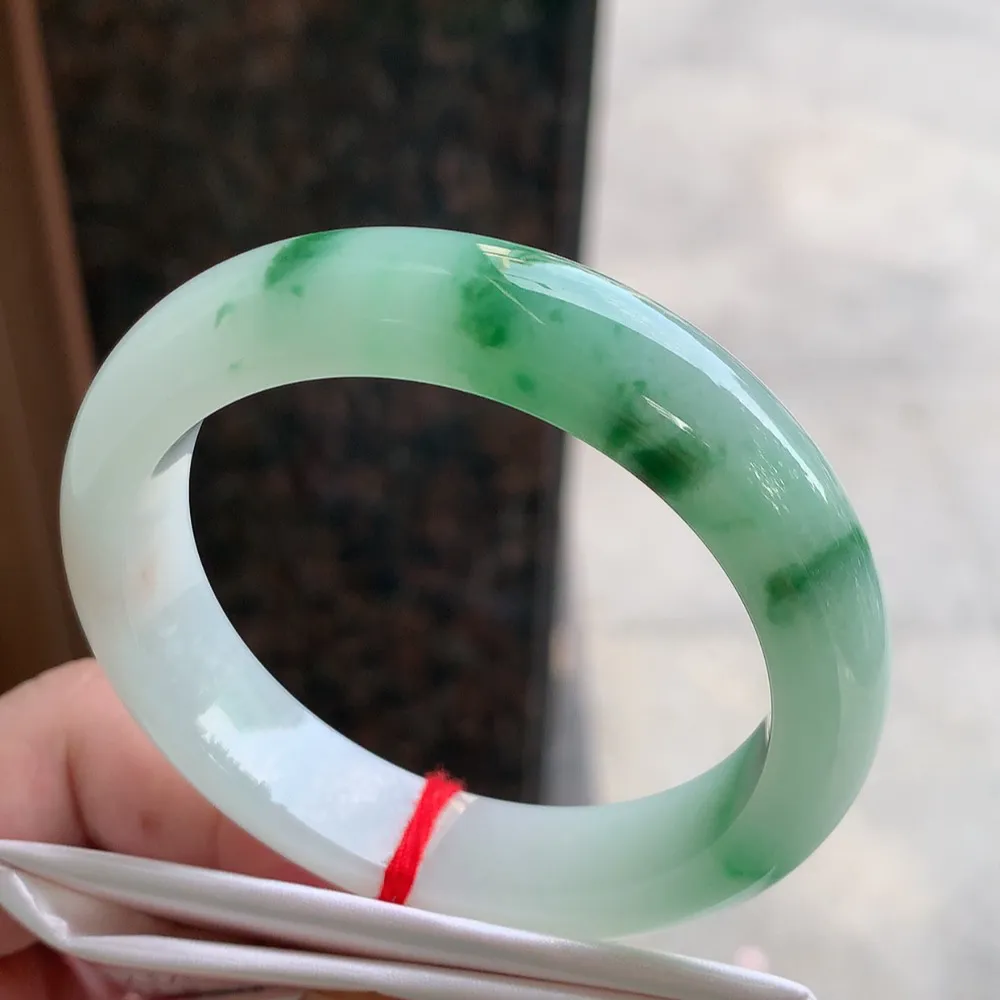 正圈冰飘花 无瑕 尺寸:52.7/10/8.2 花美