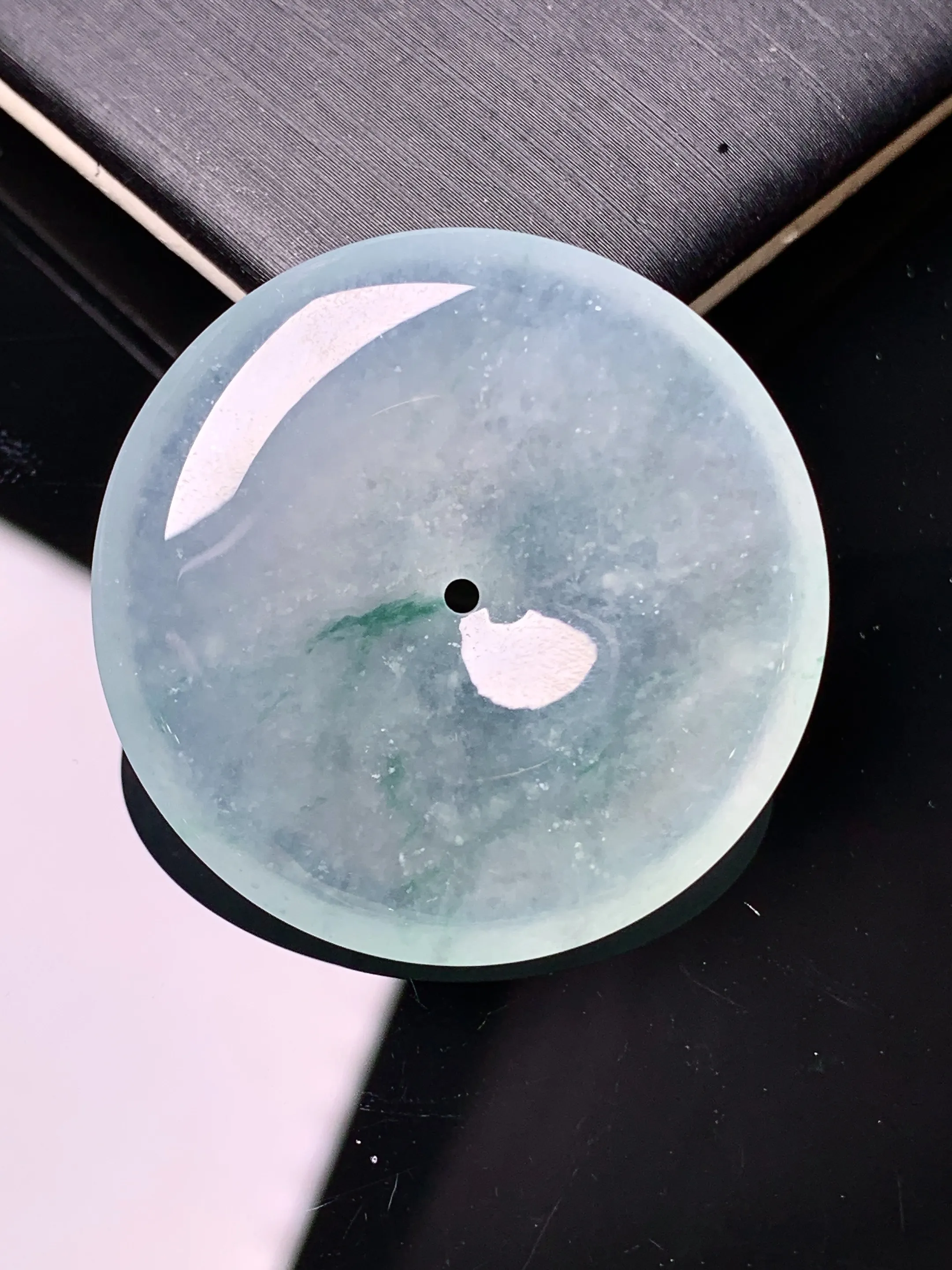 冰种平安扣吊坠 玉质细腻 水润亮眼 色泽艳丽 整体尺寸32.5*5.6