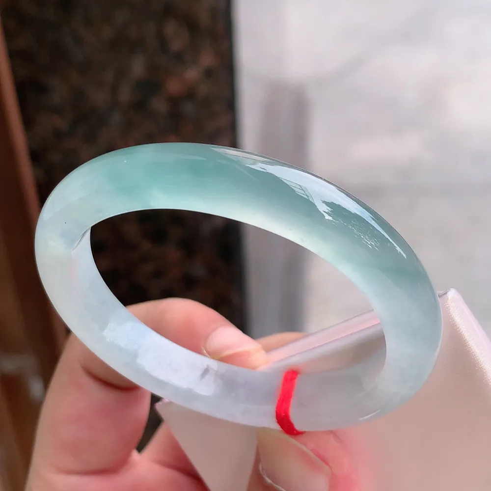 贵妃冰玻蓝水 无瑕 尺寸:53.5/41.1/9.1/7.4 种色俱佳