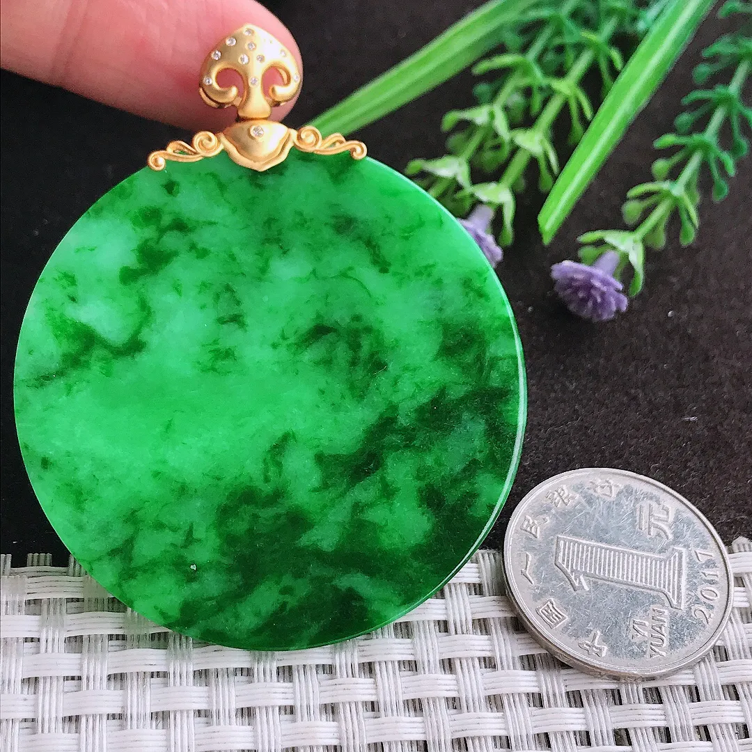 天然A货翡翠52.8/2.1老坑18k金镶嵌精美满绿辣阳绿无事牌吊坠翡翠挂件