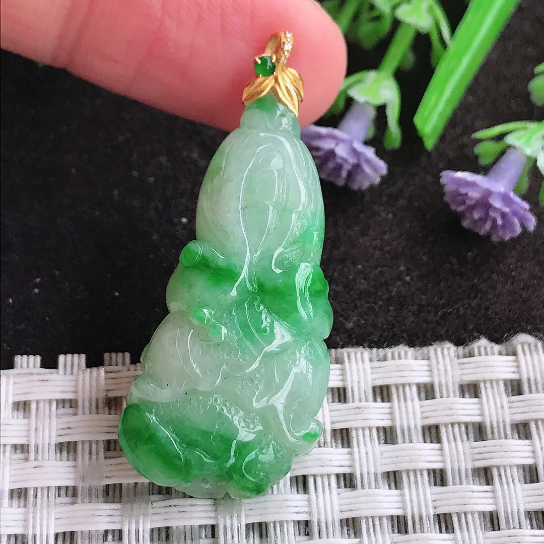 天然A货翡翠34.6/17.6/8老坑18k金镶嵌飘辣绿白菜吊坠翡翠挂件