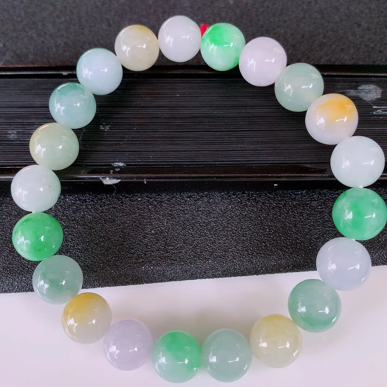 自然光实拍，冰润多宝翡翠手链， 多彩翡翠手串，颜色丰富，料子细腻，高档大气，自戴送礼佳品！#46.13取一尺寸9.5mm