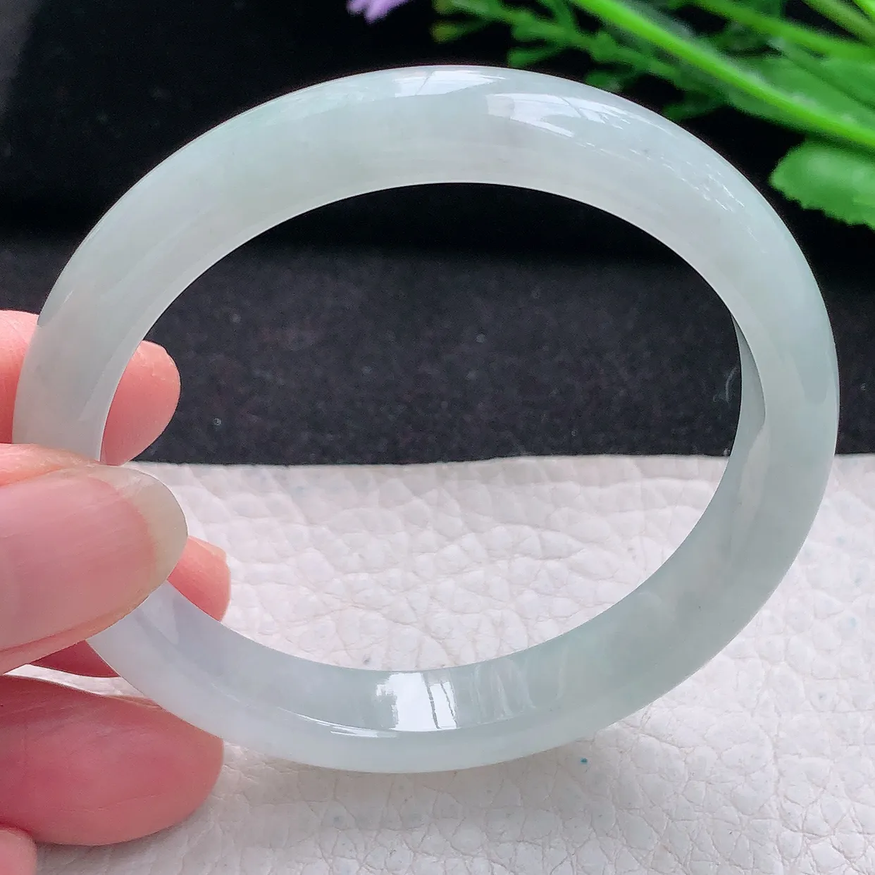 n自然光55*10*7平安镯 翡翠a货玉手镯冰纯起光宽边珠宝玉手环