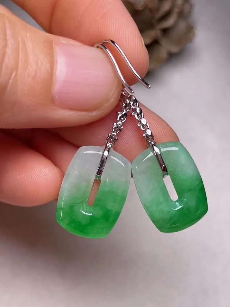 冰糯种辣色福贝耳坠、真金真钻镶嵌，种水好，玉质细腻 .裸石尺寸 17.3*12.3