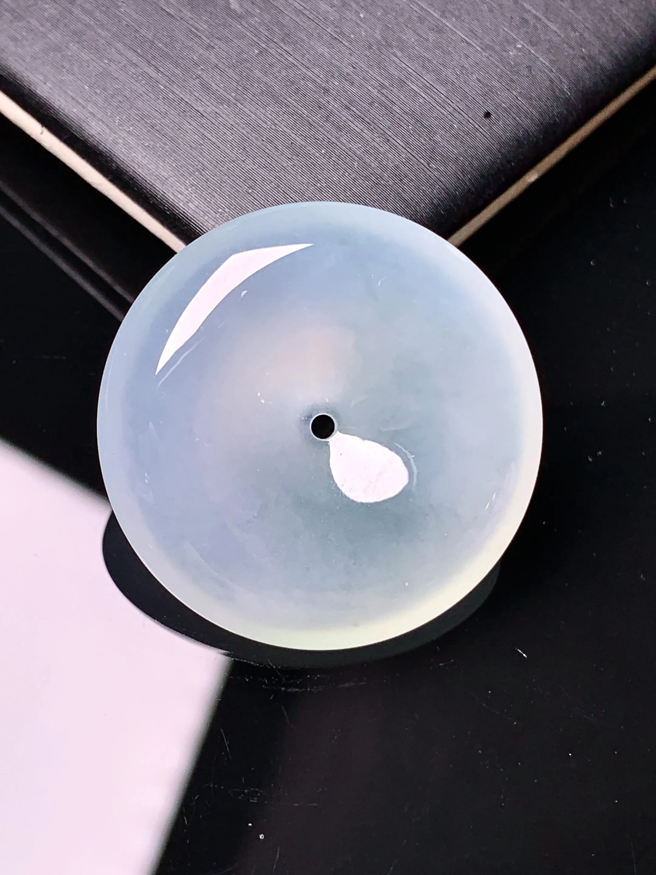 冰种平安扣吊坠 玉质细腻 水润亮眼 色泽艳丽 整体尺寸25*5.8