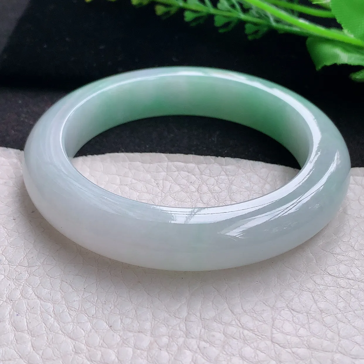 z自然光58*12.6*10.2平安镯 翡翠a货玉手镯半山水厚装宽边玉手环