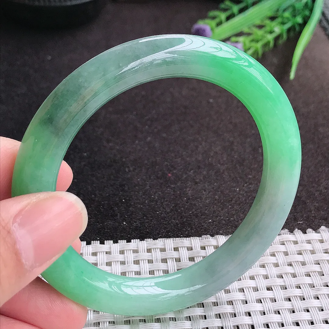 天然A货翡翠56/9.4/10老坑冰胶水灵甜绿满绿圆条手镯玉镯