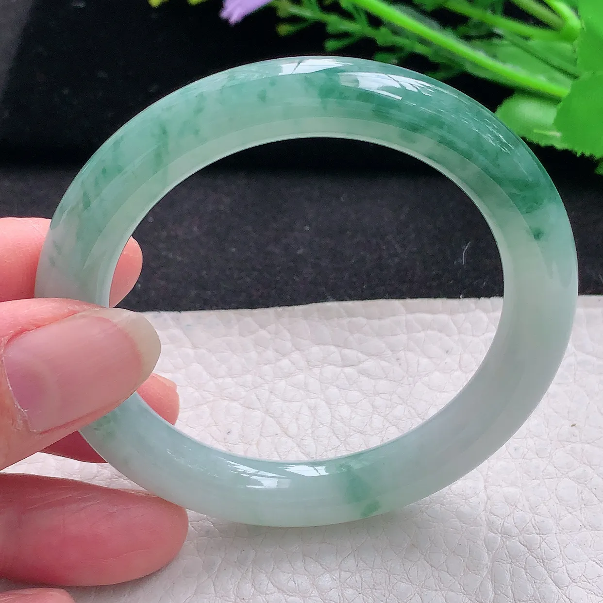 n小圈口52.5*9*9.2美人镯 翡翠a货玉手镯冰飘花圆条珠宝玉手环