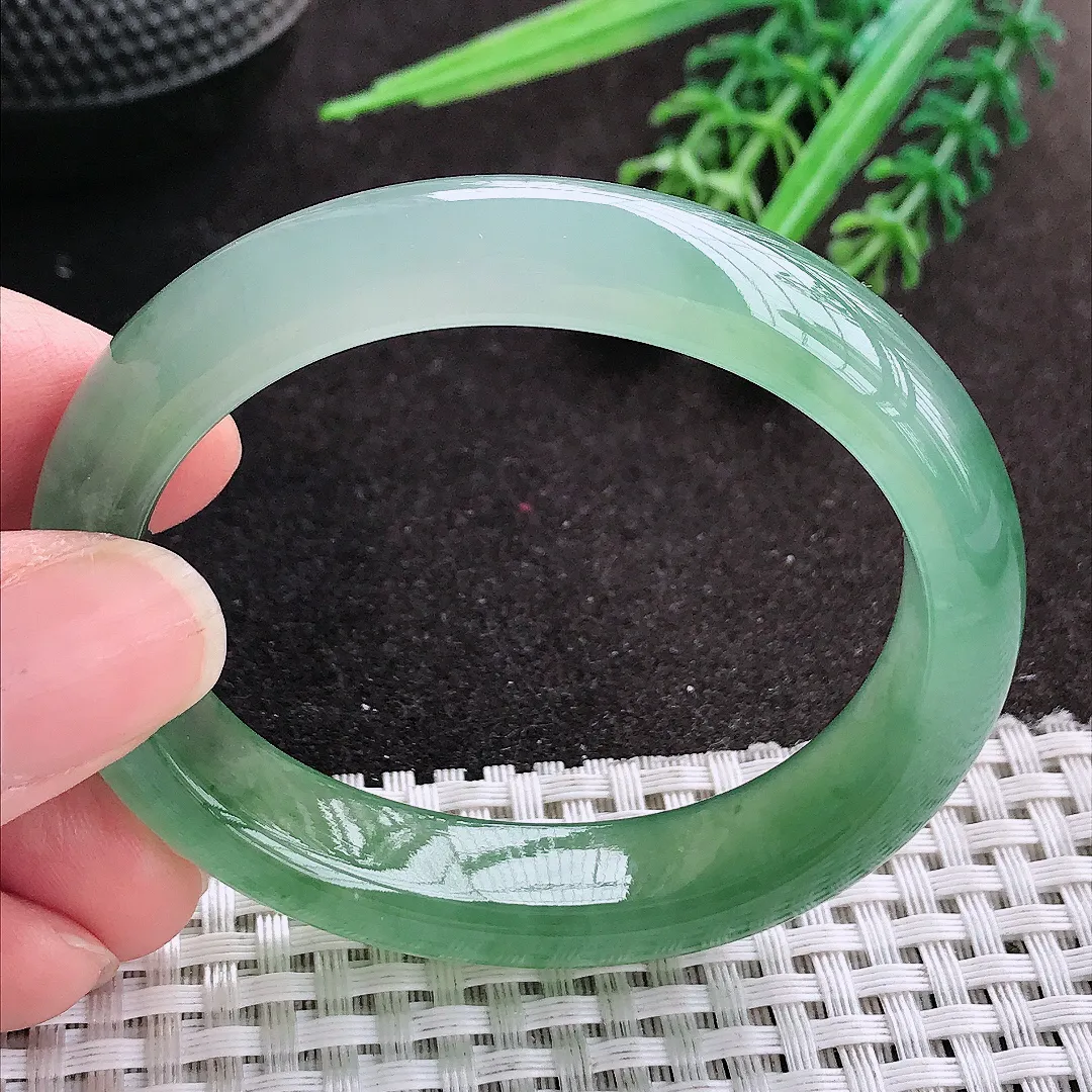 天然A货翡翠老坑冰种果冻胶冰晴绿贵妃手镯宽边玉镯手环