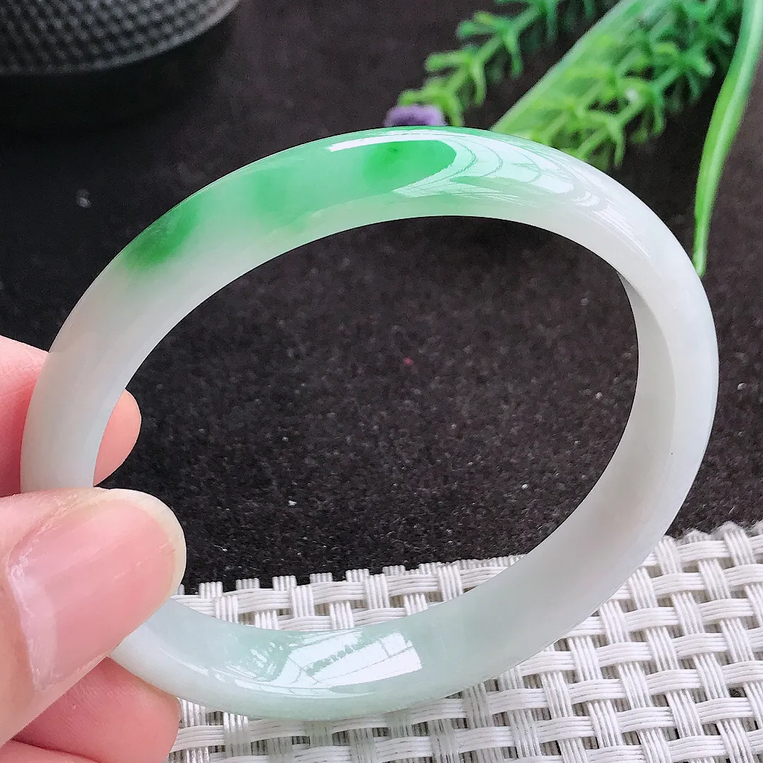 天然A货翡翠54.5/49/10.8/6.3老坑精美飘阳绿贵妃手镯宽边玉镯