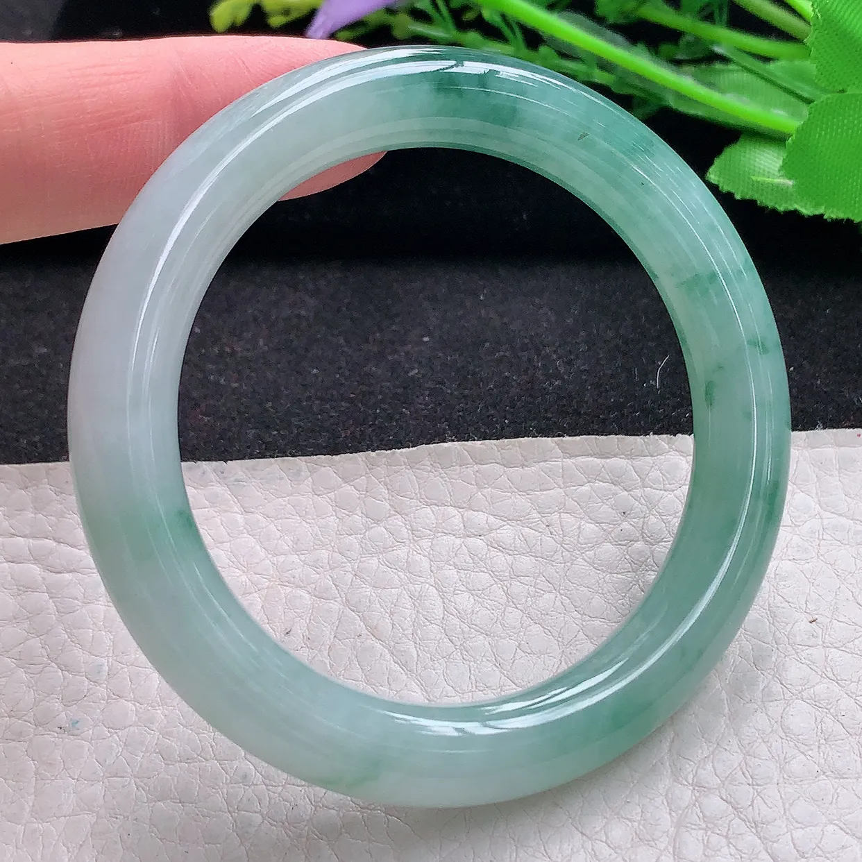 n小圈口52.5*9*9.2美人镯 翡翠a货玉手镯冰飘花圆条珠宝玉手环