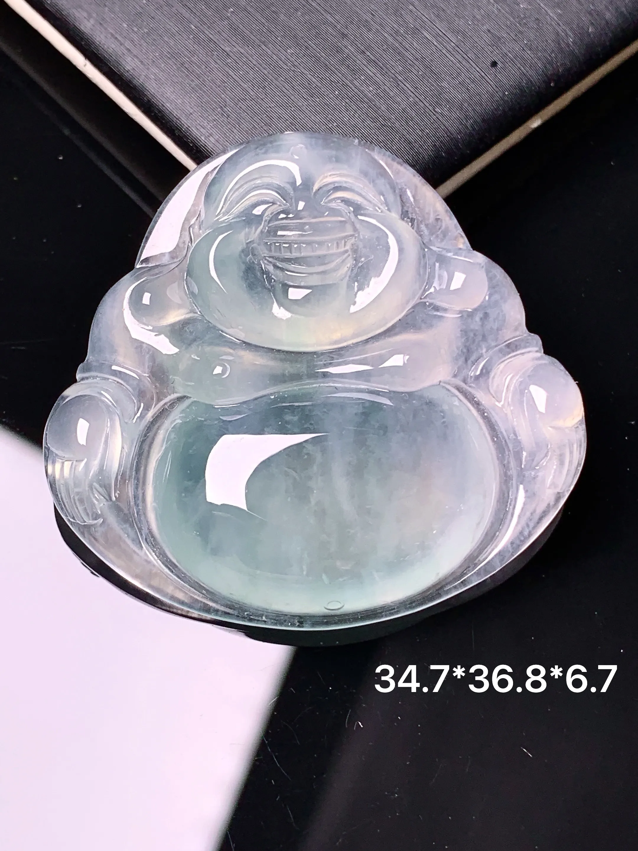 冰种佛公吊坠 玉质细腻 水润亮眼 色泽艳丽 整体尺寸34.7*36.8*6.7