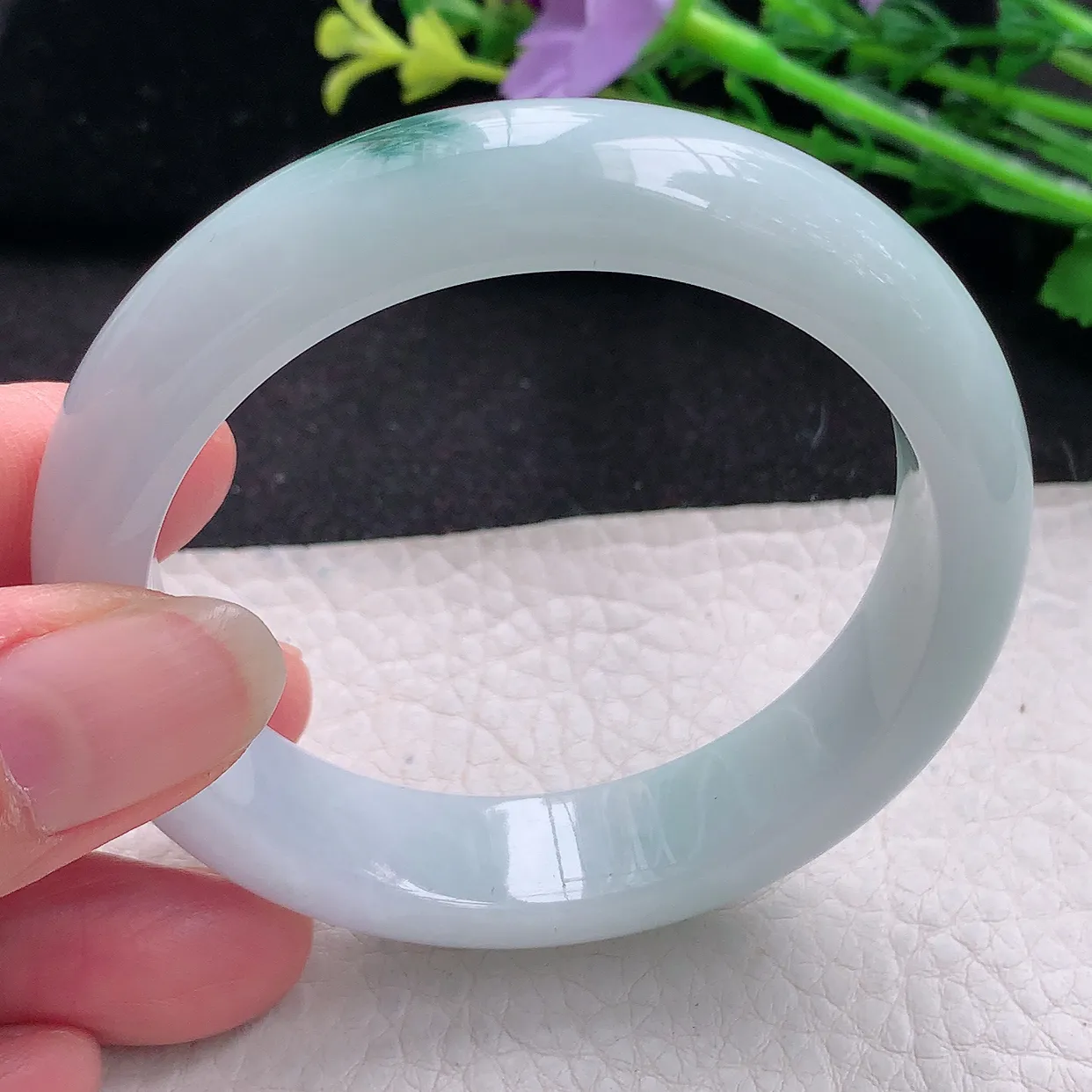 js自然光54*13*8平安镯 翡翠a货玉手镯飘花宽边珠宝玉手环