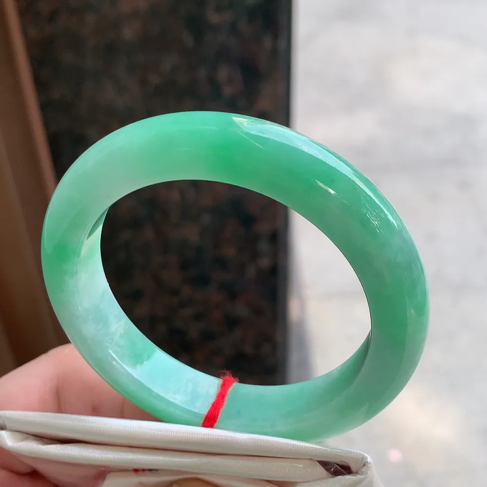 正圈冰糯翠绿 无瑕 尺寸:55.4/11.8/9.5 色好