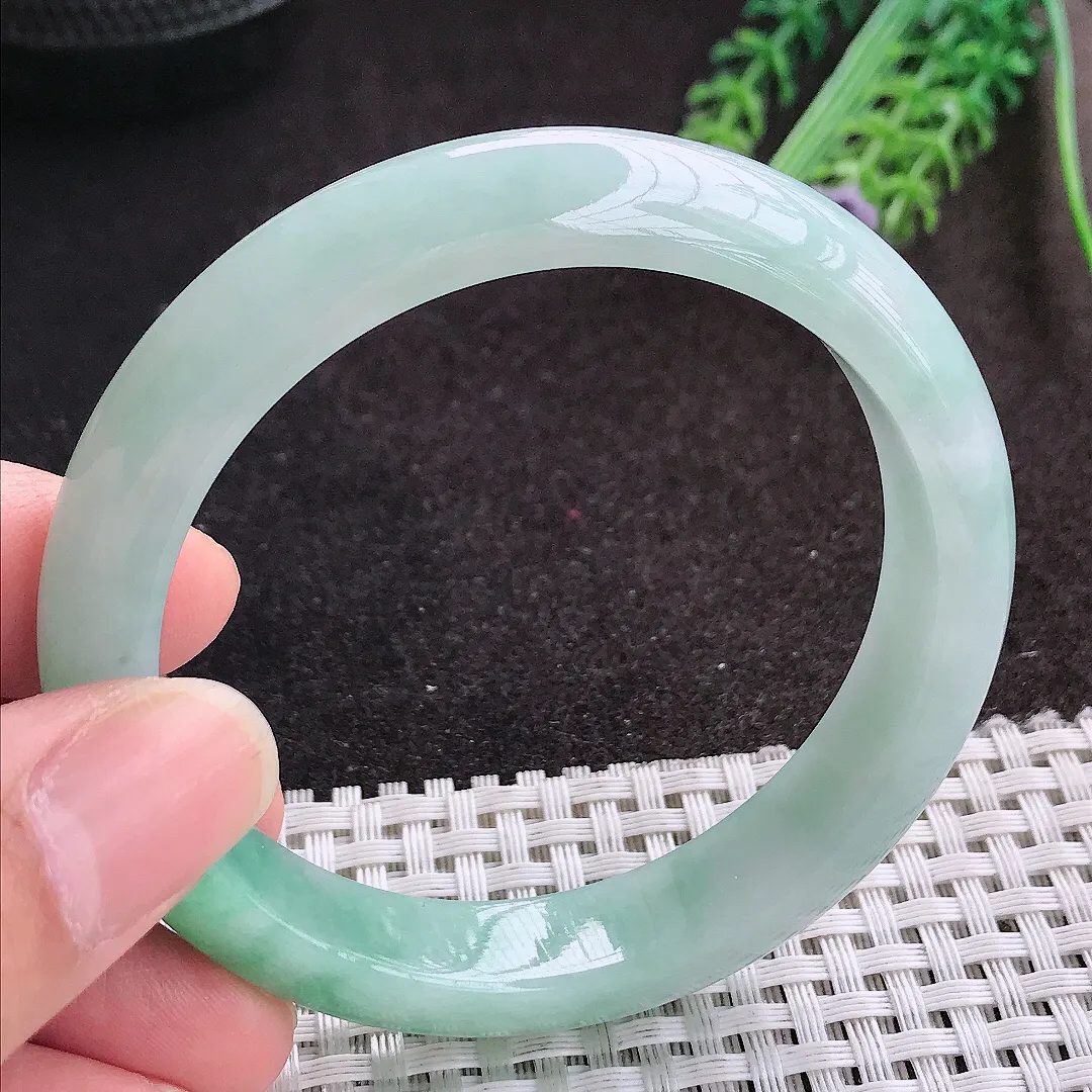 天然A货翡翠55.5/11.8/8老坑冰润水灵飘阳绿手镯宽边玉镯