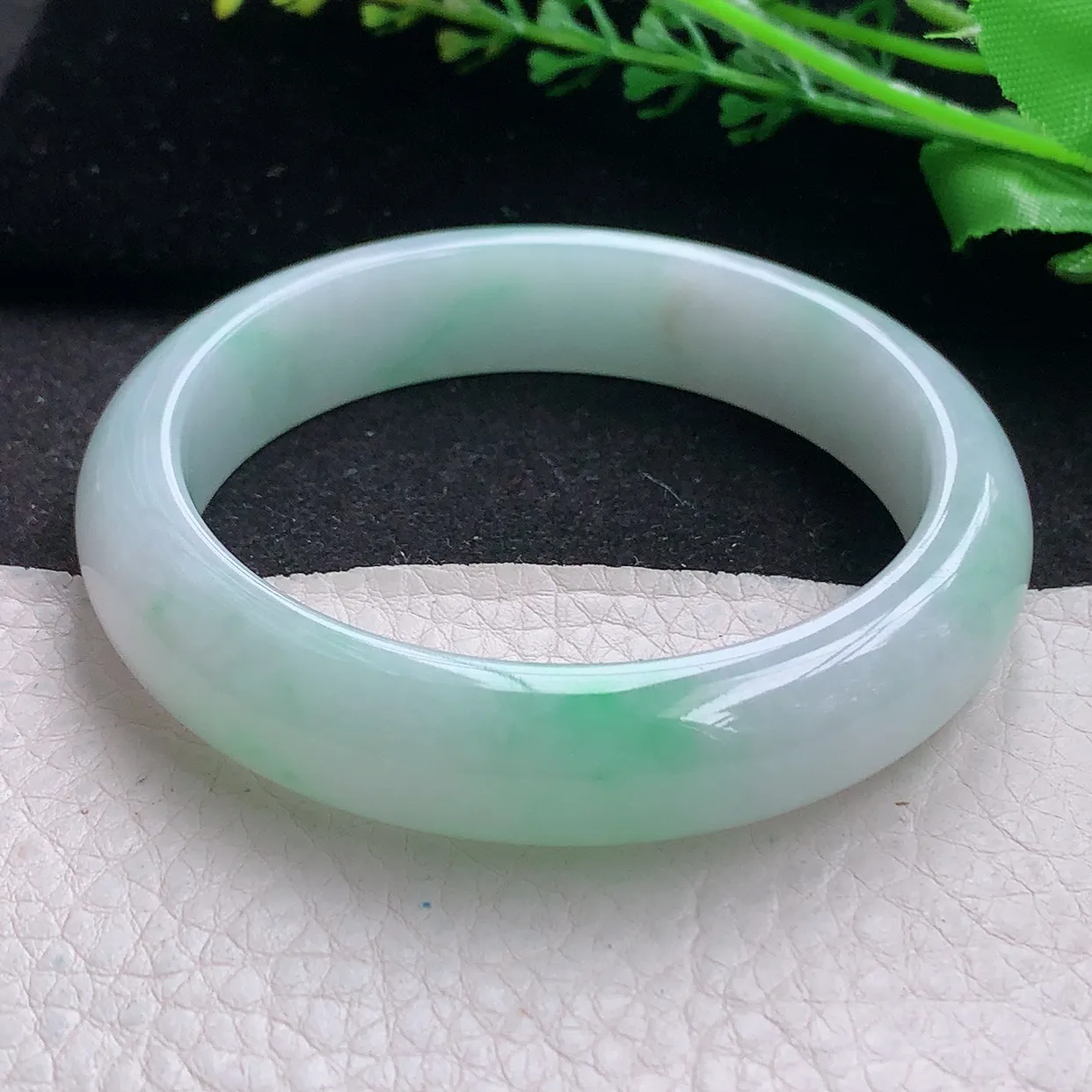 nr自然光57.5*13.2*8.3平安镯 翡翠a货玉手镯飘绿宽边珠宝玉手环