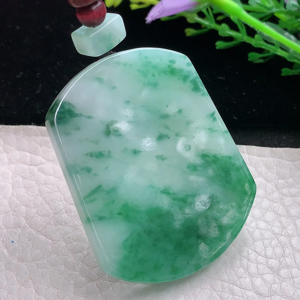 zen自然光51.5*41*6.2天然缅甸翡翠飘绿平安无事牌玉吊坠 玉挂件